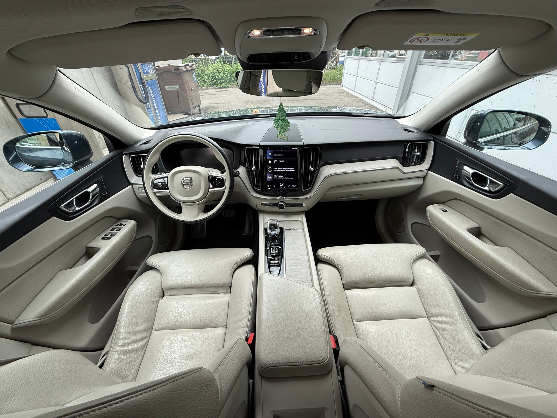 VOLVO XC60 B4 Diesel Mild Hybrid AWD Inscription Geartronic *Frisch ab MFK *Tempomat *Rückfahrkamera *Start/Stop *Lane+Park Assist.-image-8
