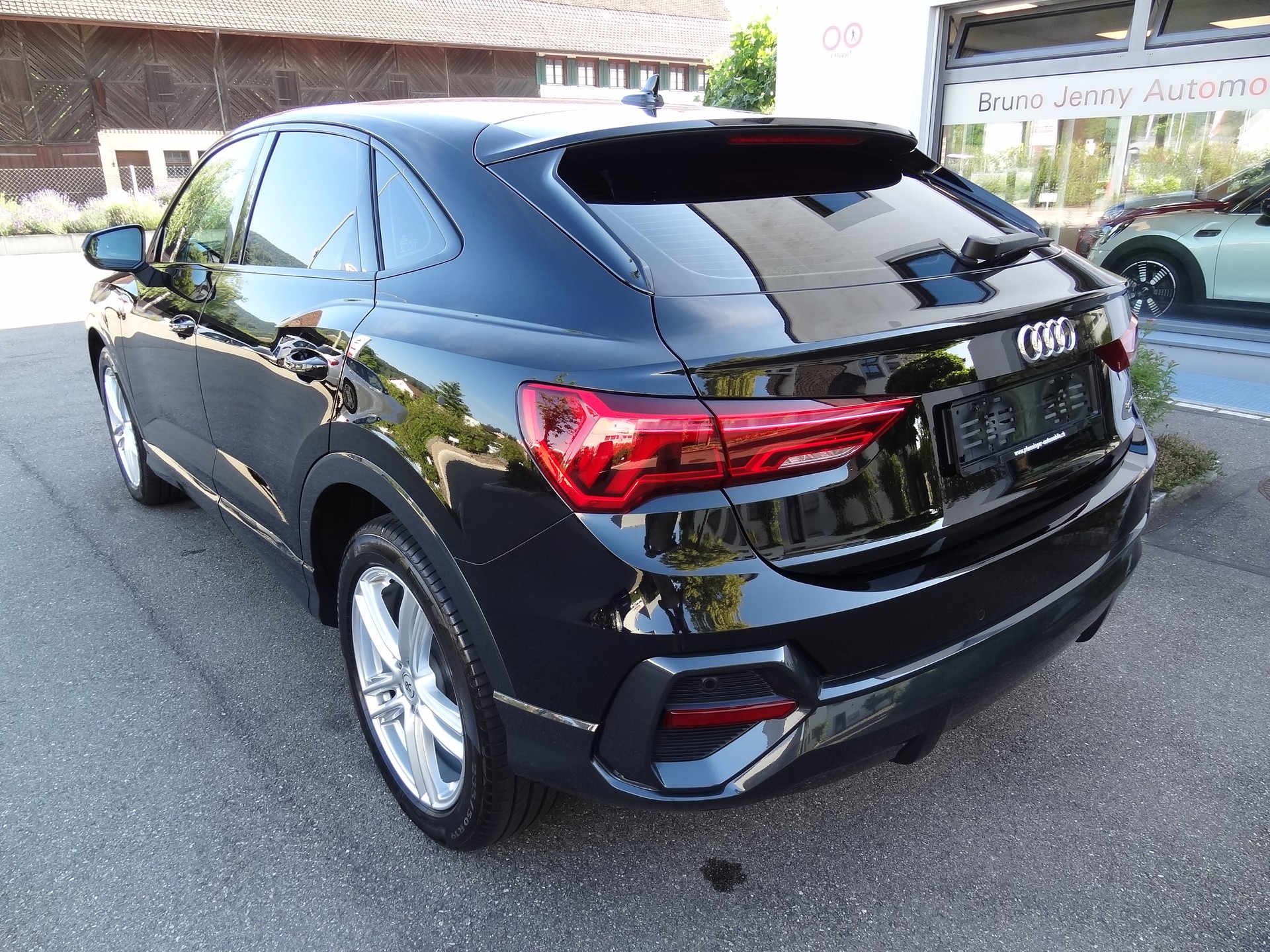 AUDI Q3 Sportback 40 TFSI quattro S-tronic-showroom-element-3
