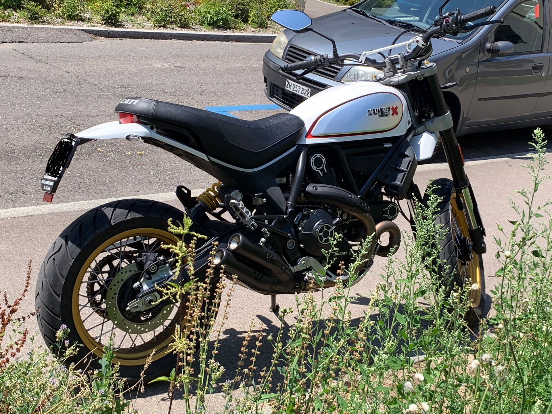 DUCATI Scrambler 800 Desert Sled mit Desmo Service-image-1