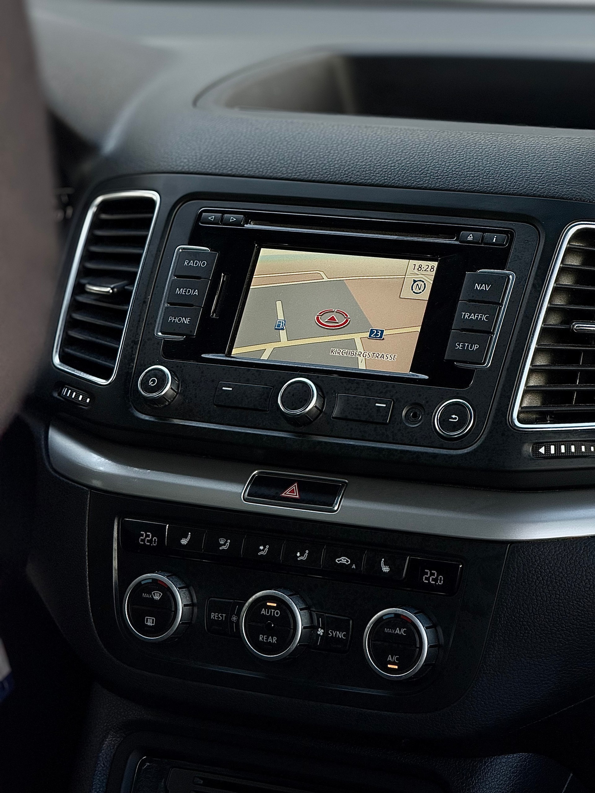 VW Sharan 2.0 TDI BlueMotion Technology Cup DSG-image-11