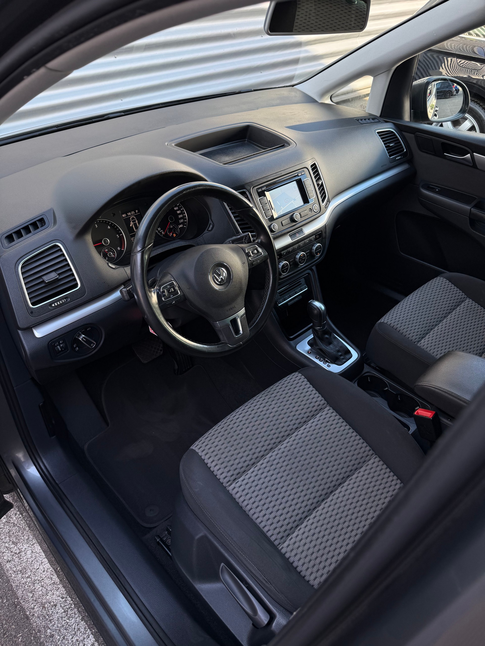 VW Sharan 2.0 TDI BlueMotion Technology Cup DSG-image-4