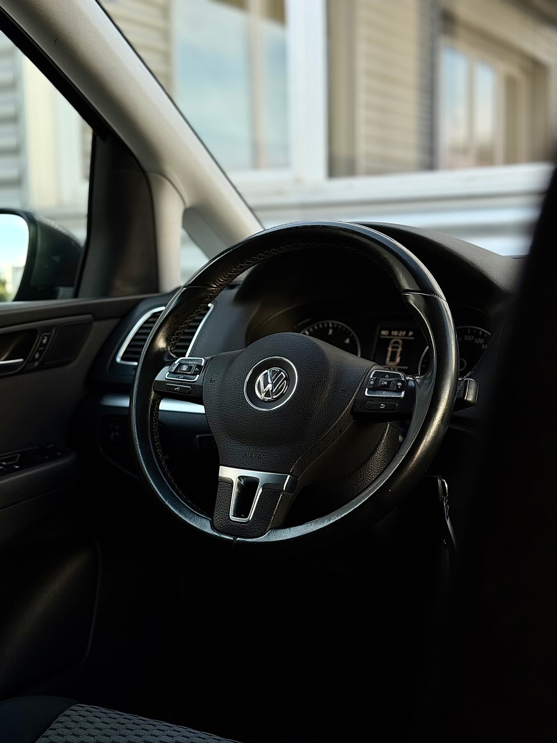 VW Sharan 2.0 TDI BlueMotion Technology Cup DSG-image-9