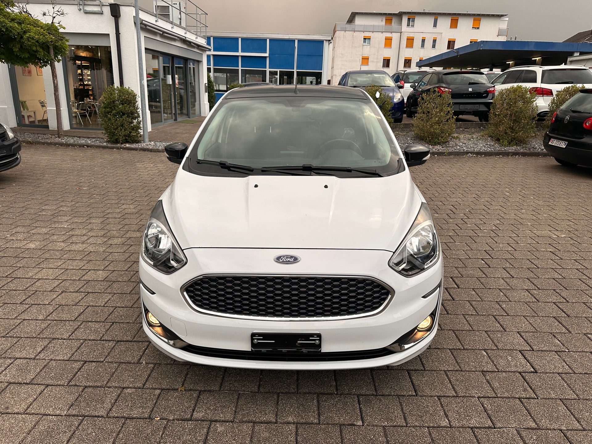 FORD KA+ 1.2 Ti-VCT Black Edition-image-9