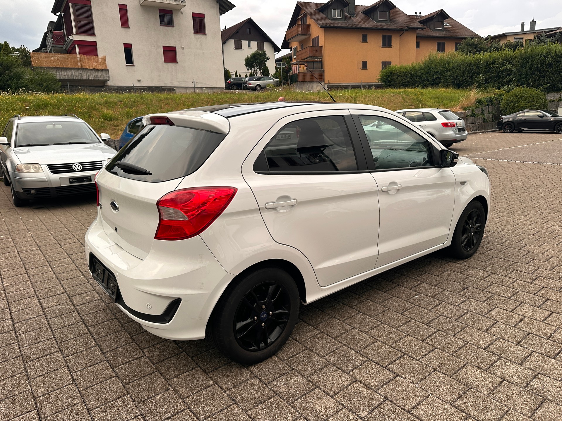 FORD KA+ 1.2 Ti-VCT Black Edition-showroom-element-2