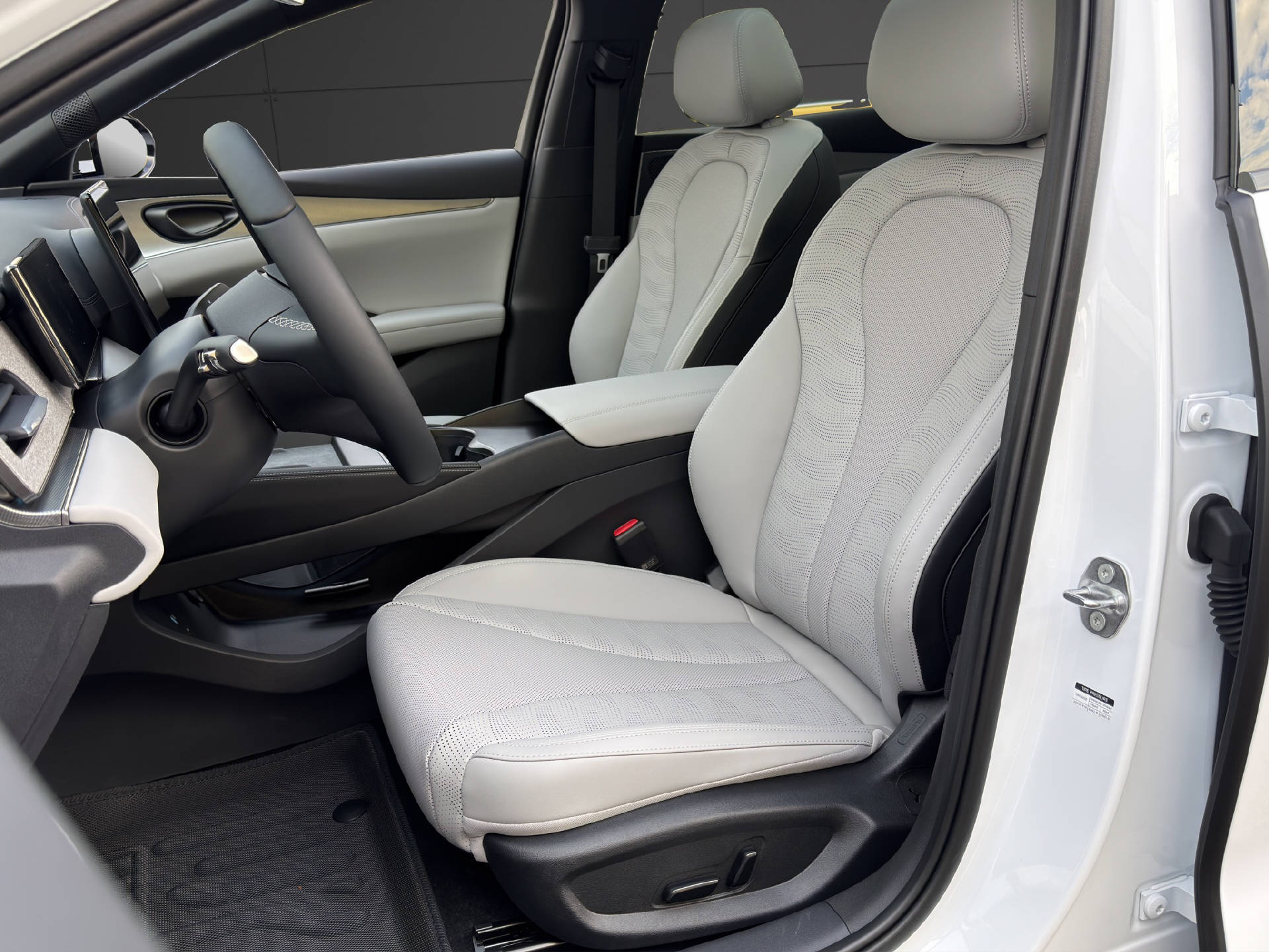 BYD Seal 6 DM-i Touring Comfort-image-8