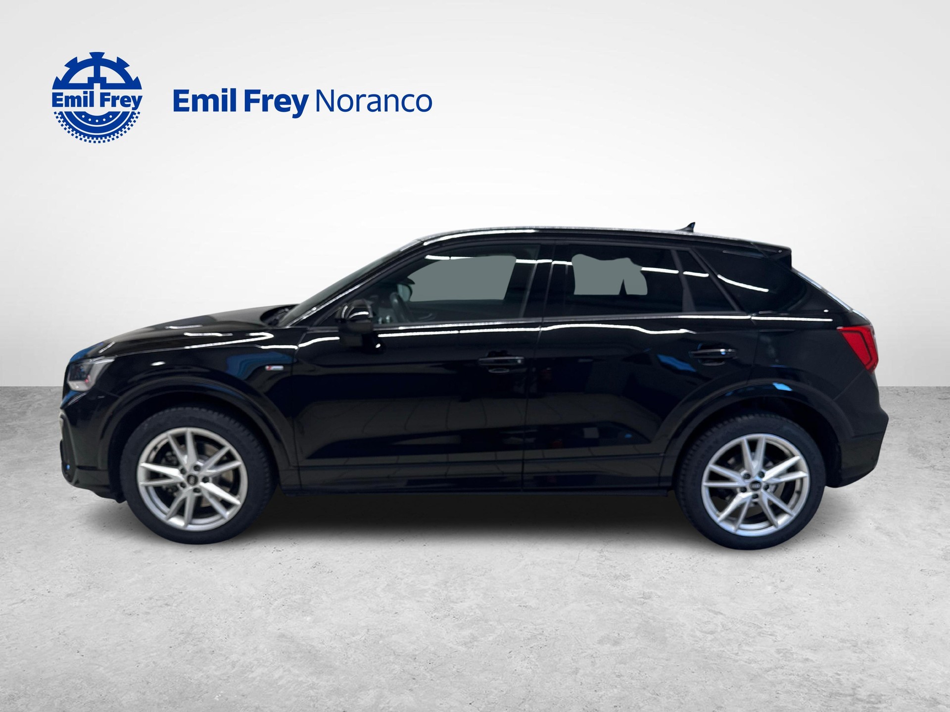 AUDI Q2 2.0 40 TFSI S Line quattro S-Tronic-showroom-element-1