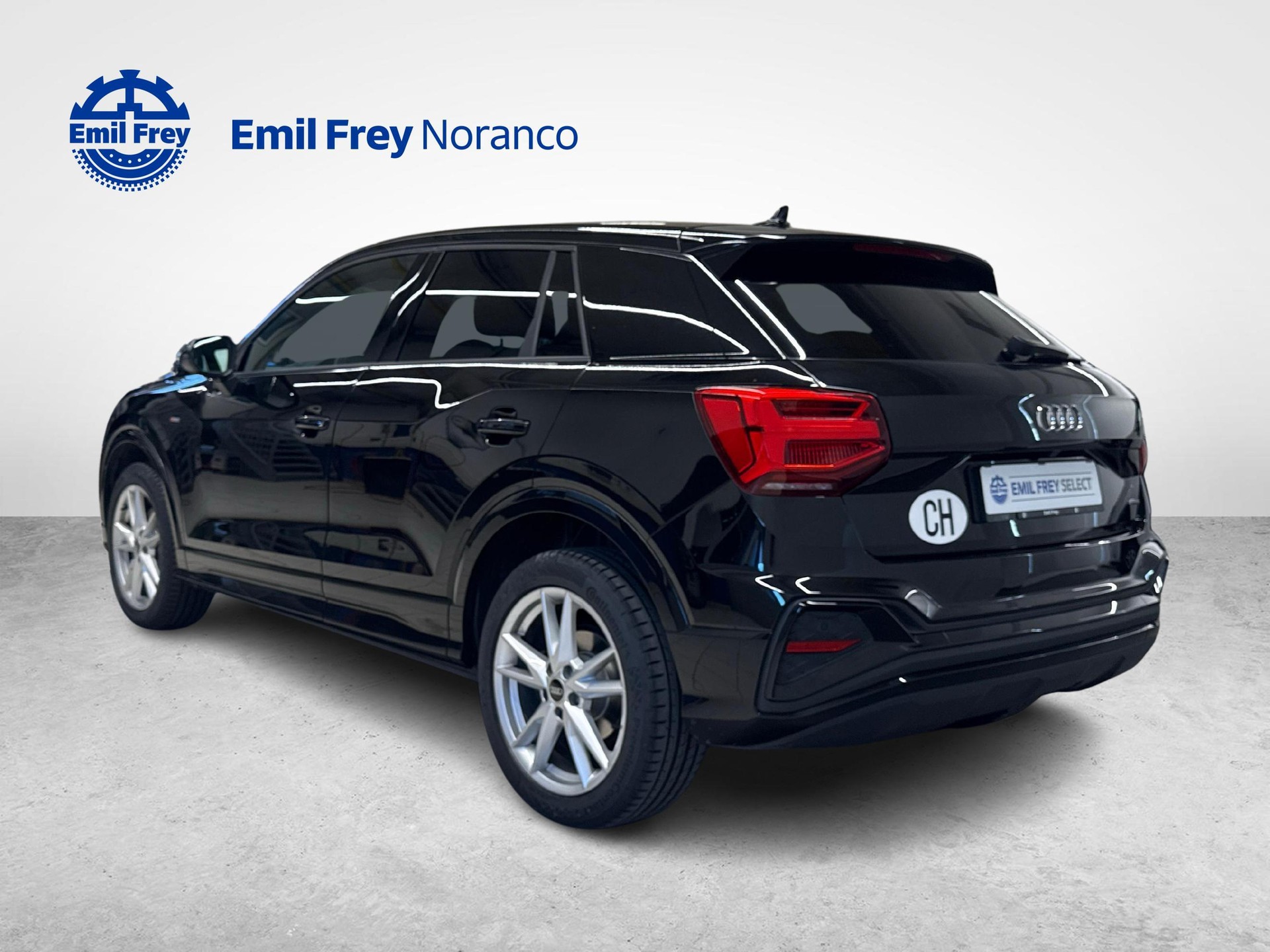 AUDI Q2 2.0 40 TFSI S Line quattro S-Tronic-showroom-element-2