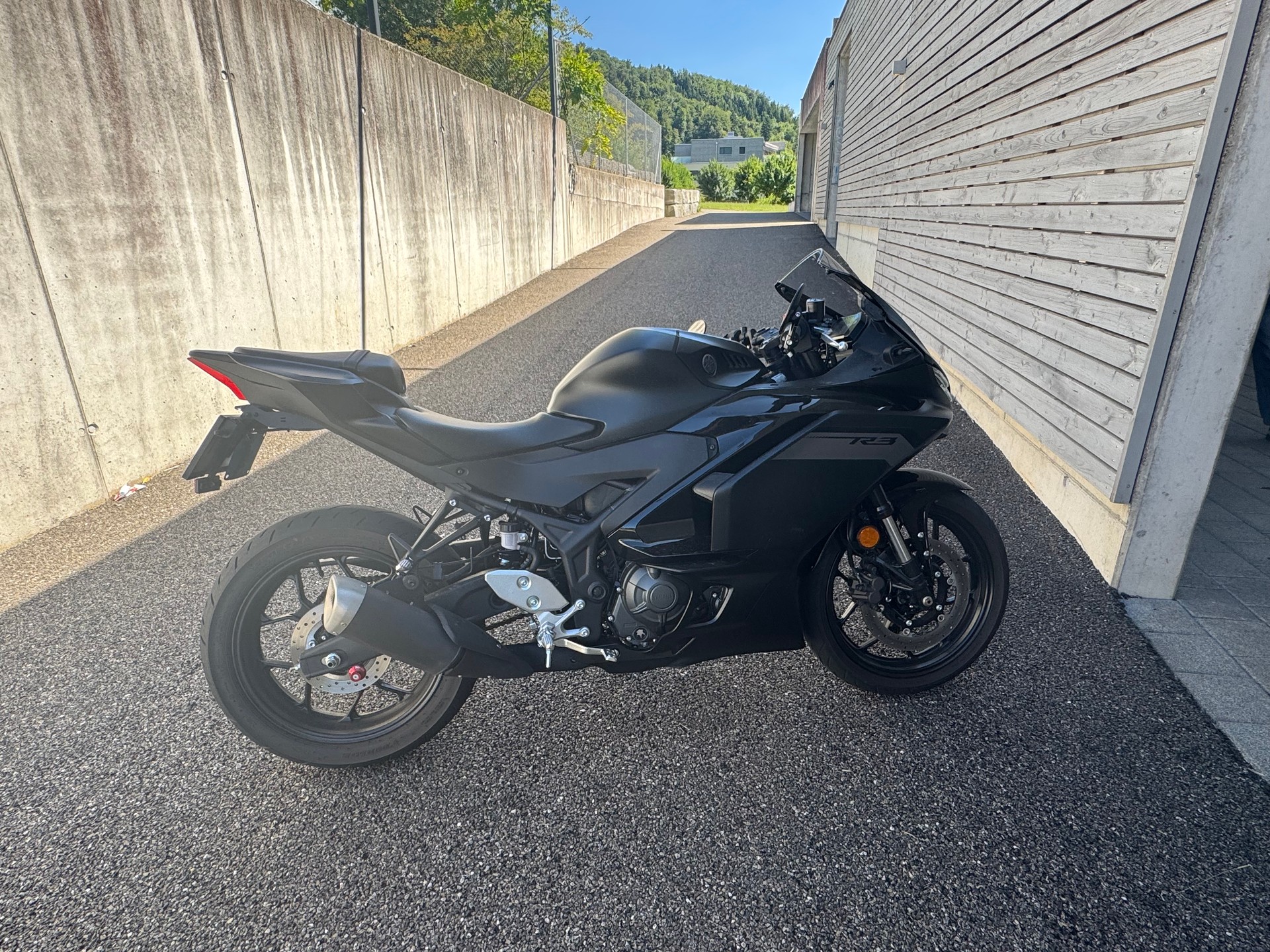 YAMAHA YZF-R3-image-2