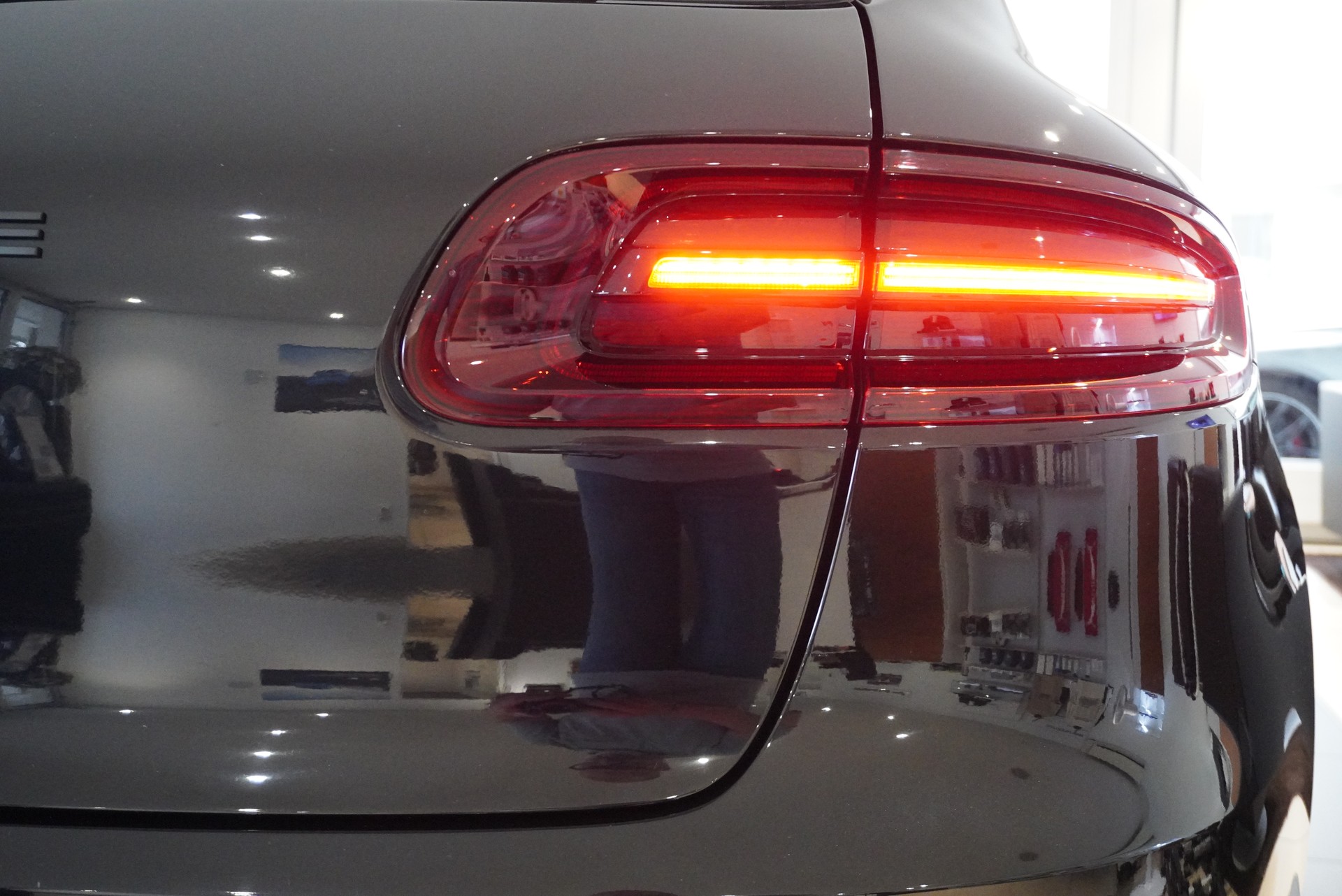 PORSCHE Macan Turbo PDK-image-21