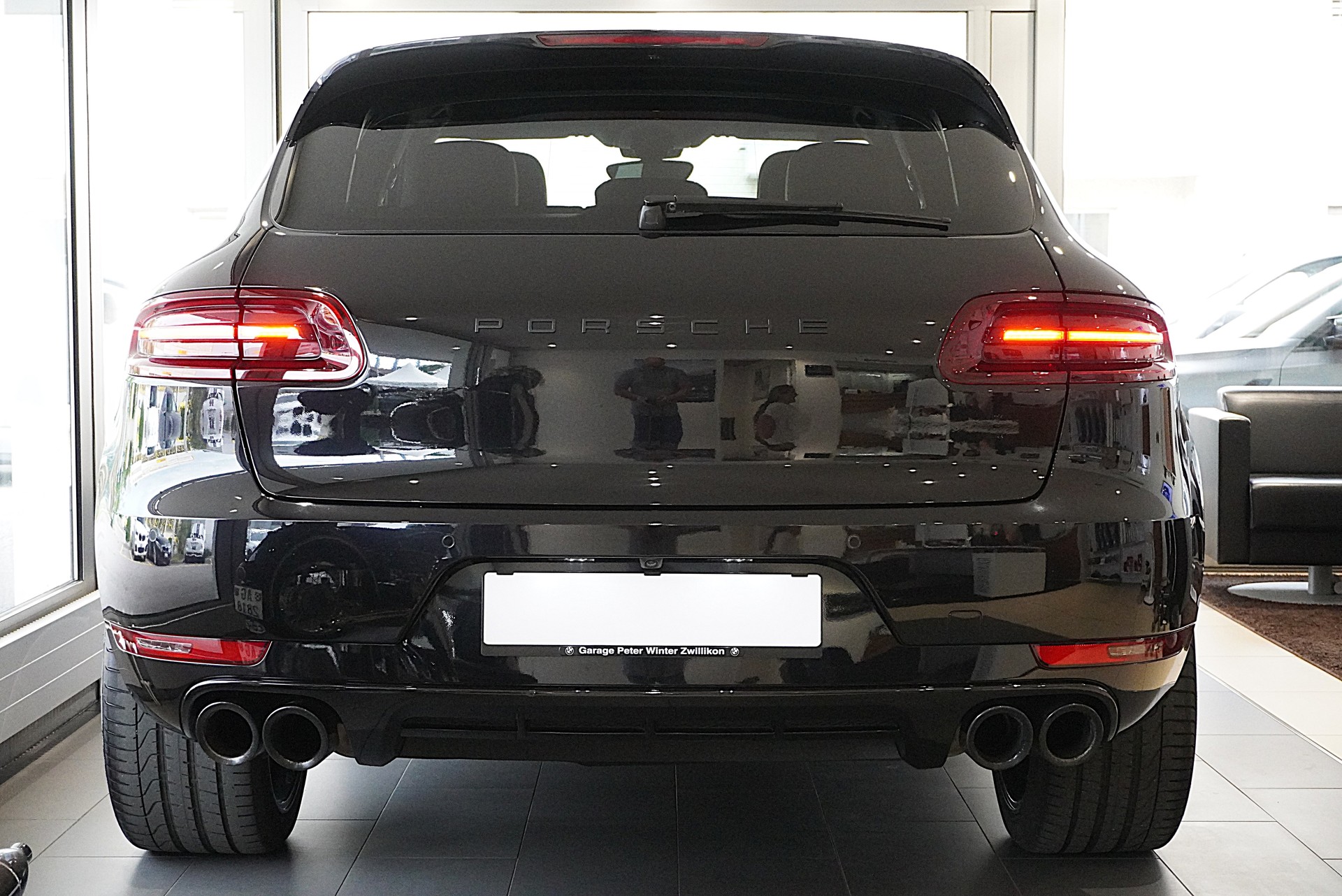 PORSCHE Macan Turbo PDK-image-5