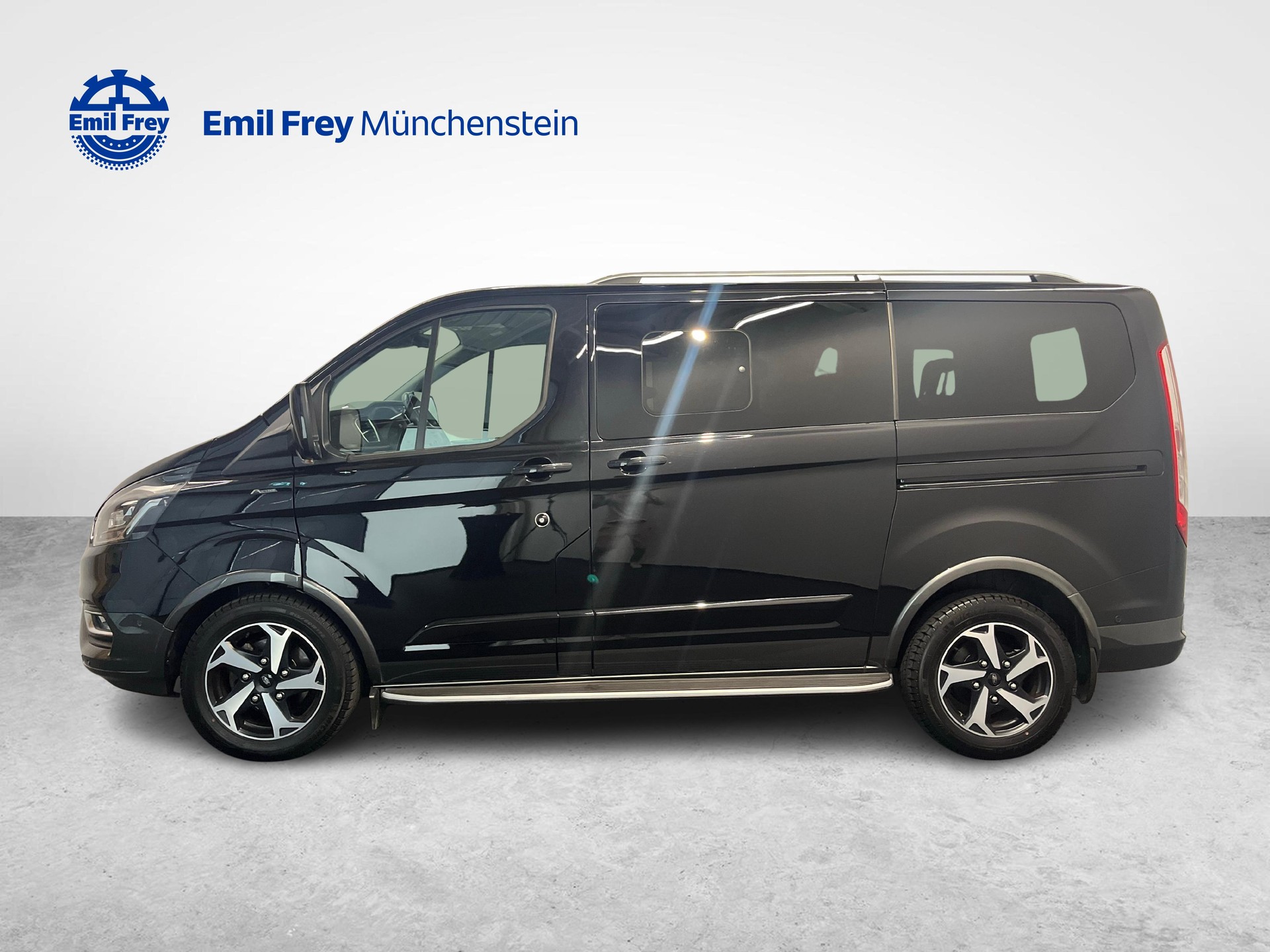 FORD Tourneo C Bus 320 L1 2.0 TDCi 185 Active-showroom-element-1
