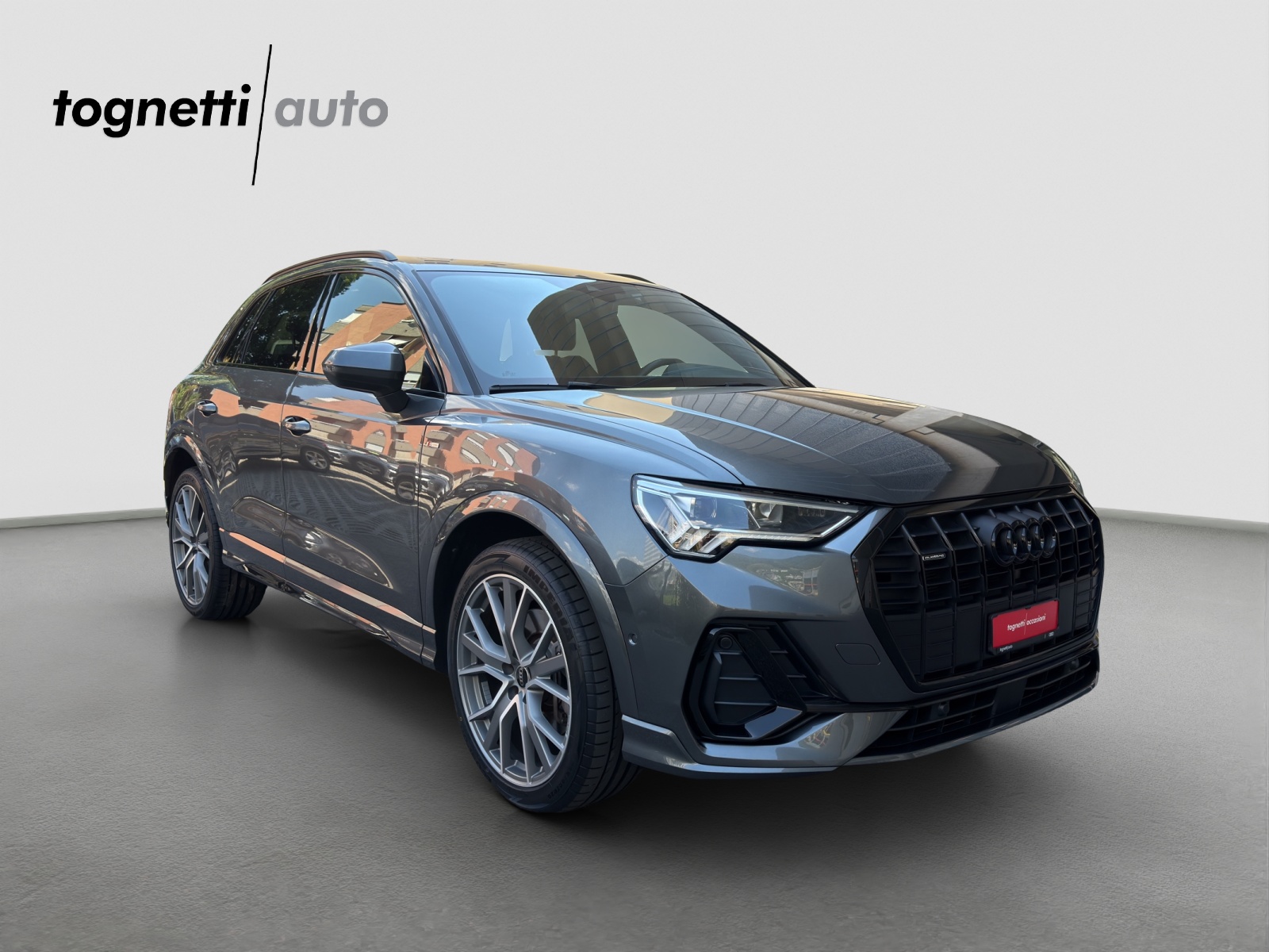 AUDI Q3 40 TDI S line quattro S-tronic-showroom-element-1