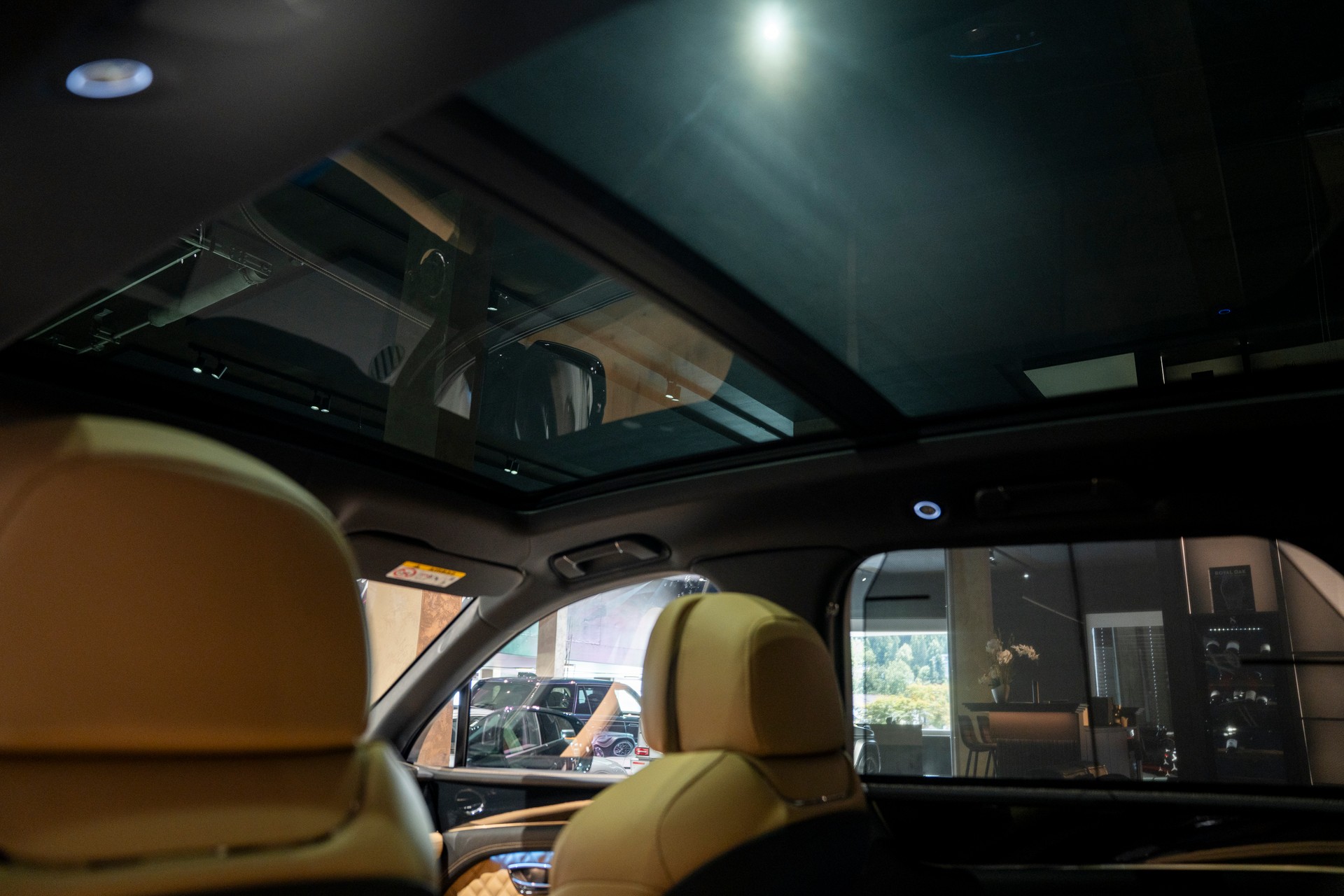 BENTLEY Bentayga V8 First Edition-image-18