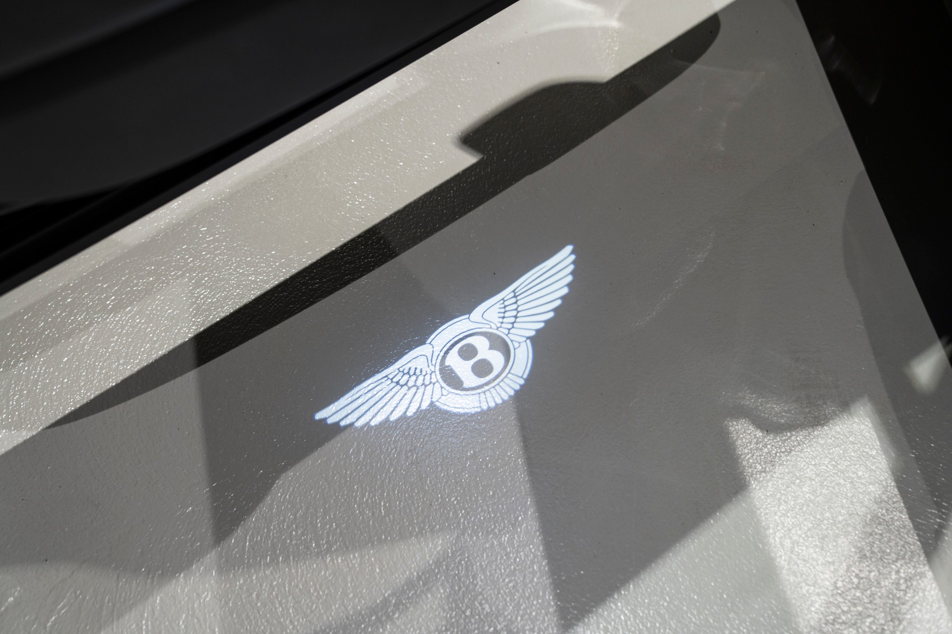 BENTLEY Bentayga V8 First Edition-image-5