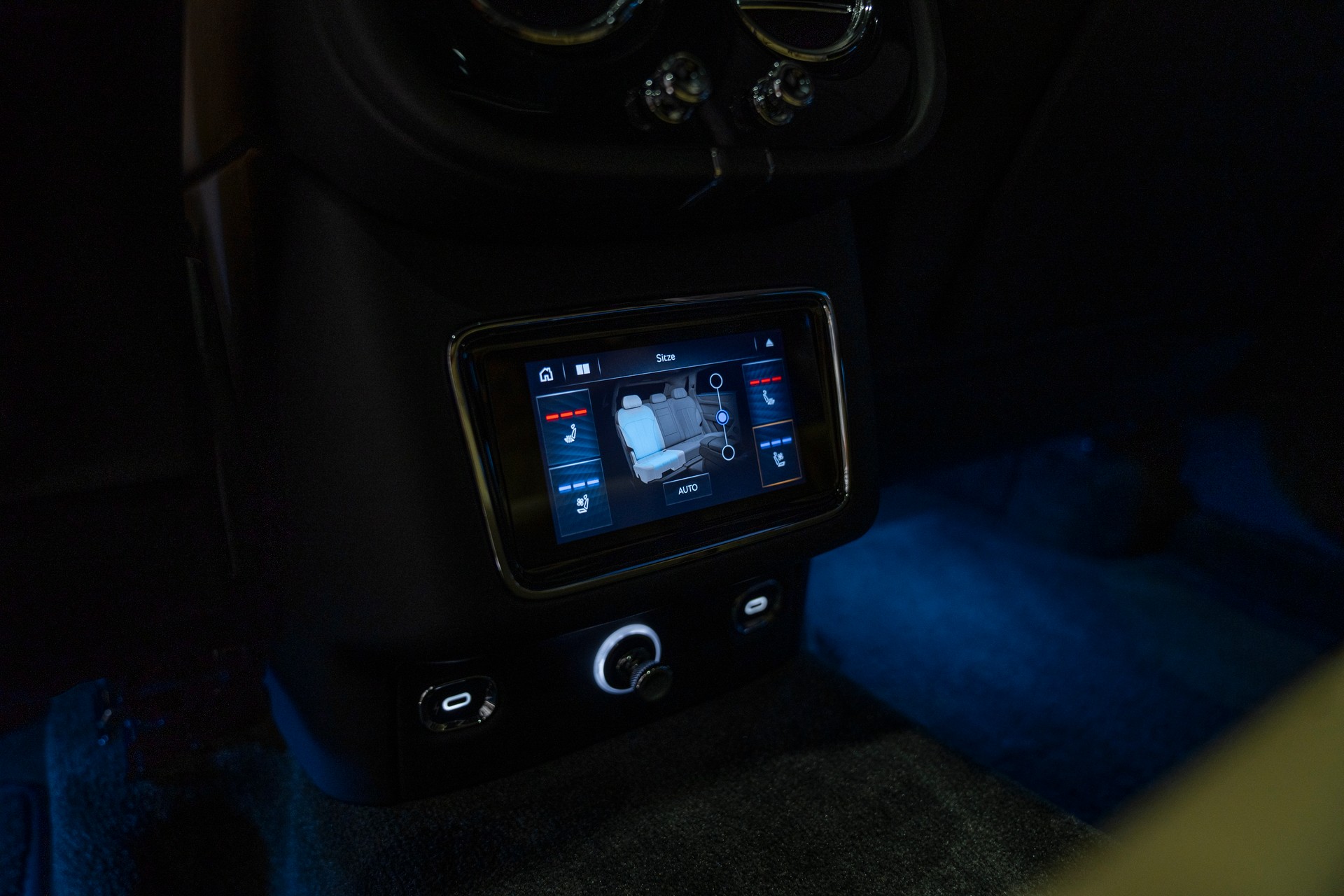 BENTLEY Bentayga V8 First Edition-image-16
