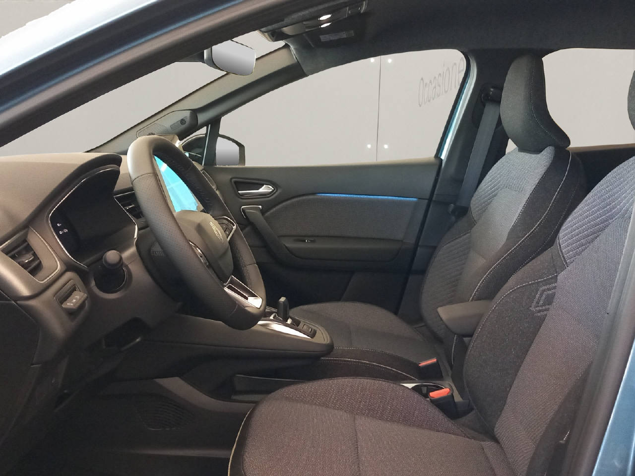 RENAULT Symbioz 1.8 E-Tech techno-showroom-element-3