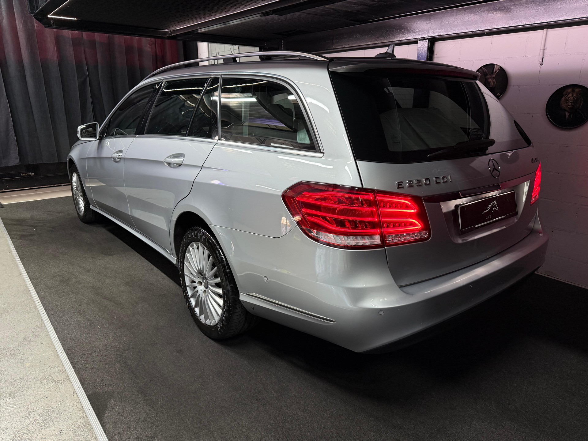 MERCEDES-BENZ E 250 CDI Elégance 4Matic 7G-Tronic / 7 PLÄTZE/ AB MFK-image-3