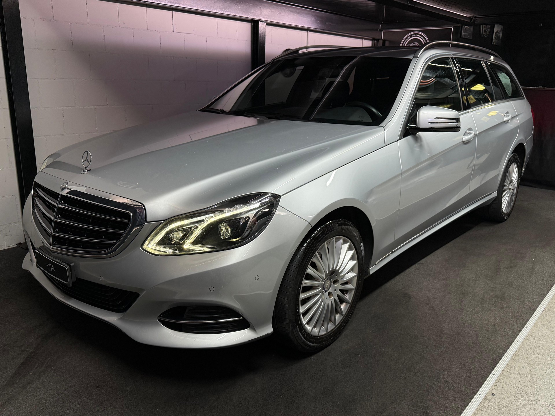 MERCEDES-BENZ E 250 CDI Elégance 4Matic 7G-Tronic / 7 PLÄTZE/ AB MFK-image-1