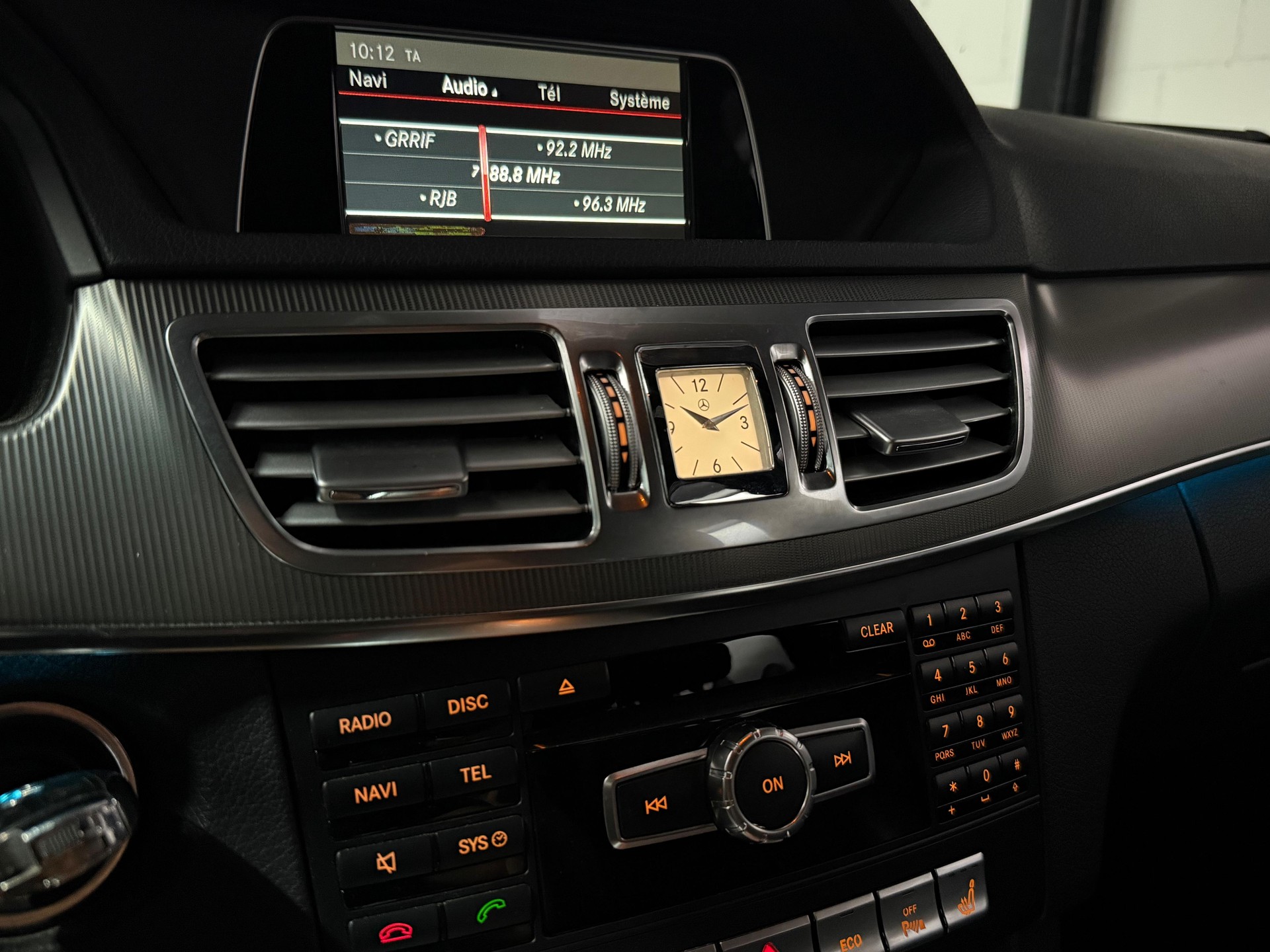 MERCEDES-BENZ E 250 CDI Elégance 4Matic 7G-Tronic / 7 PLÄTZE/ AB MFK-image-11