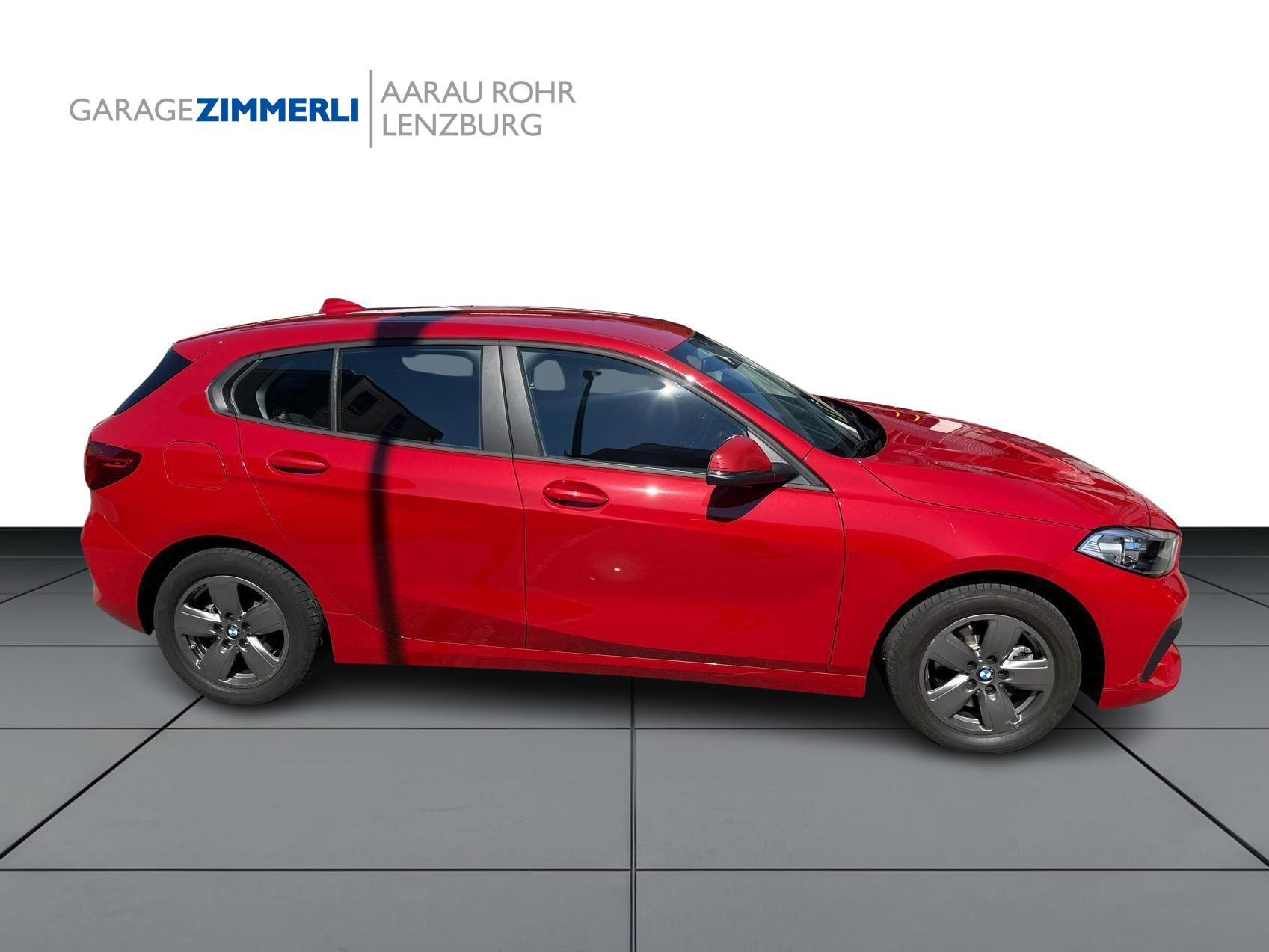 BMW 118i Steptronic-showroom-element-3