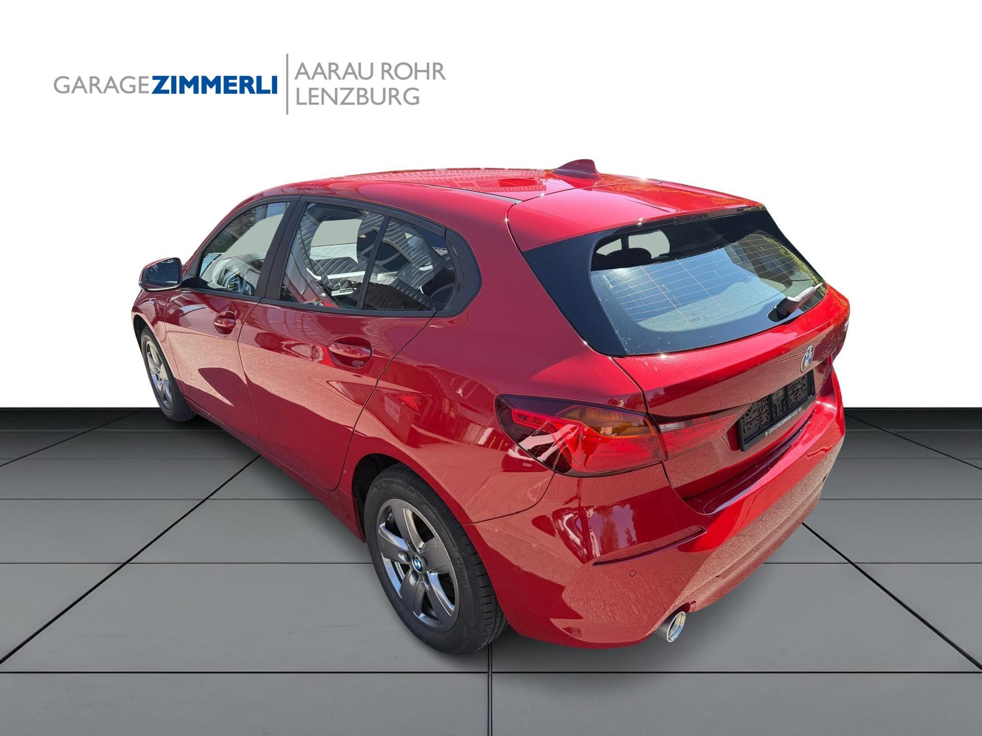 BMW 118i Steptronic-showroom-element-2