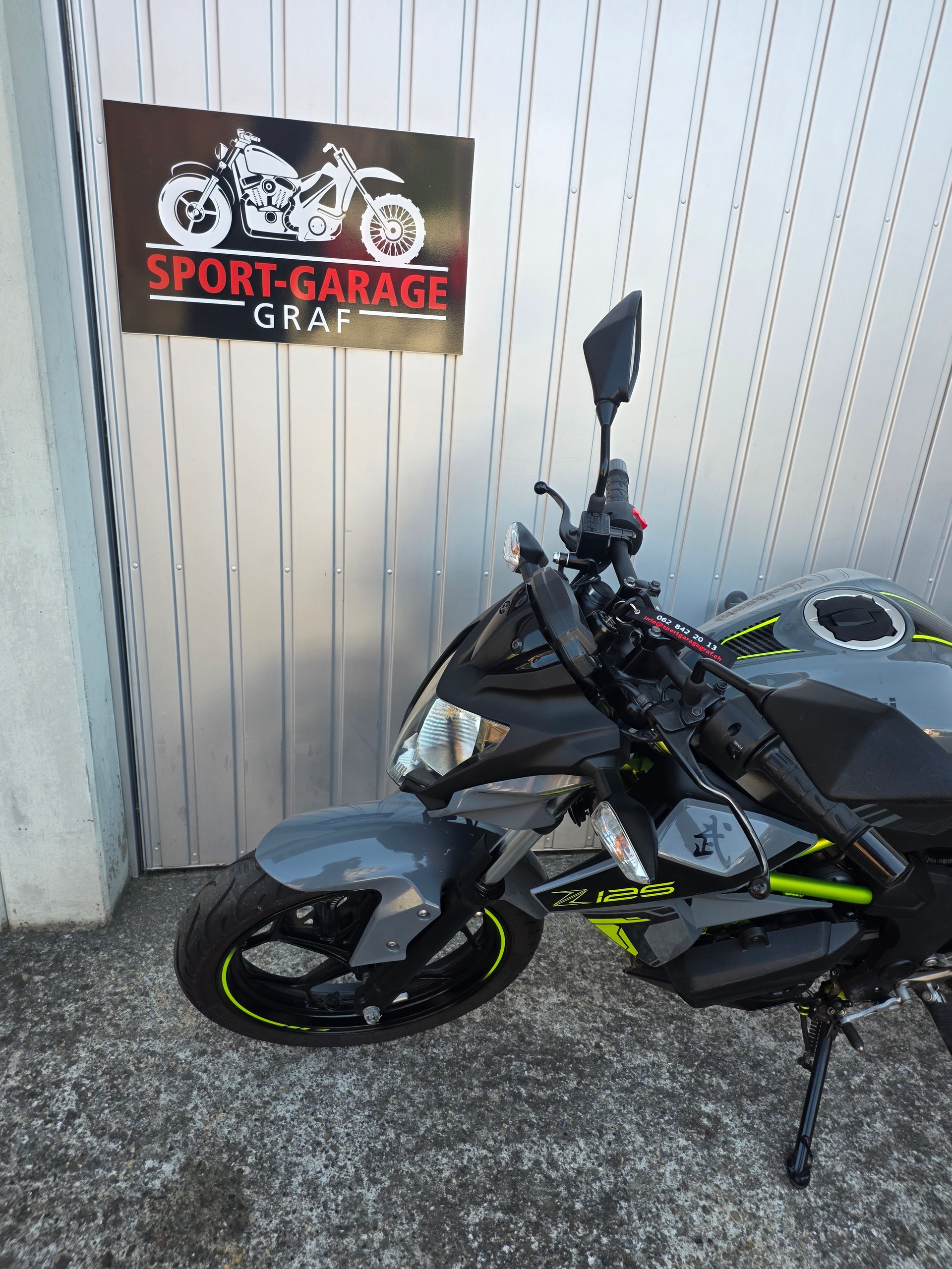 KAWASAKI Z 125-image-2