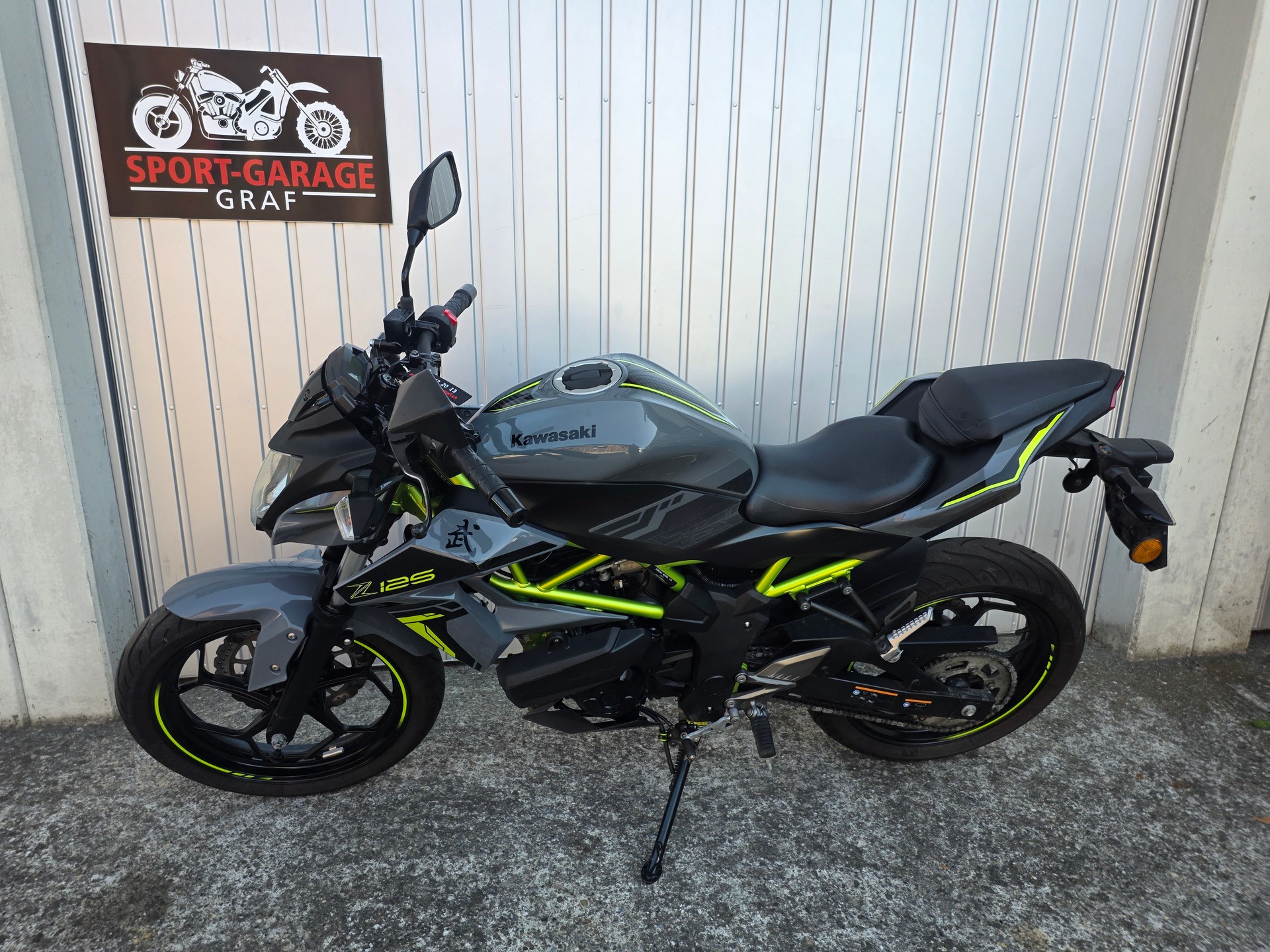 KAWASAKI Z 125-image-1