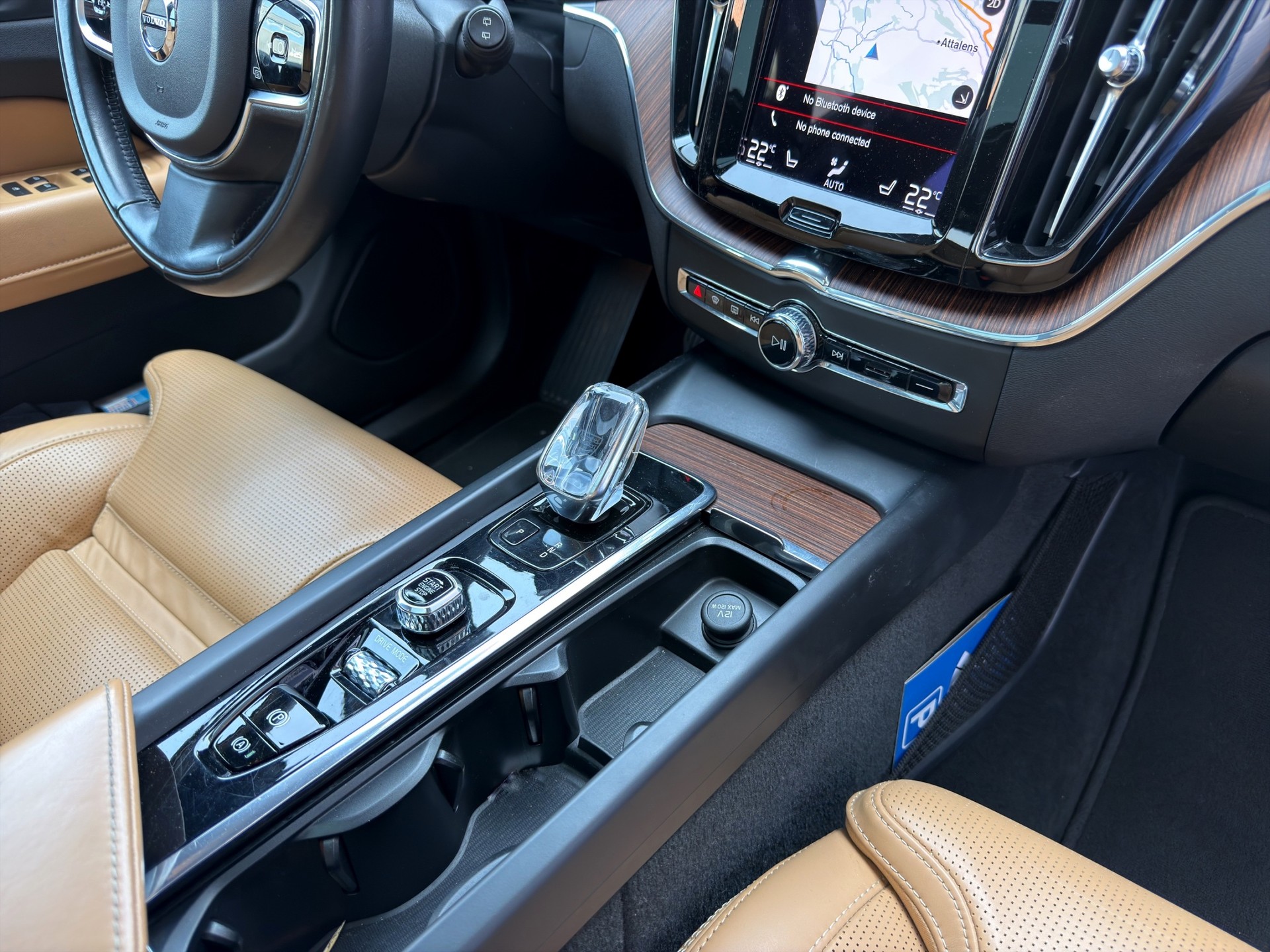 VOLVO XC60 B4 Diesel Mild Hybrid AWD Inscription Geartronic-image-22