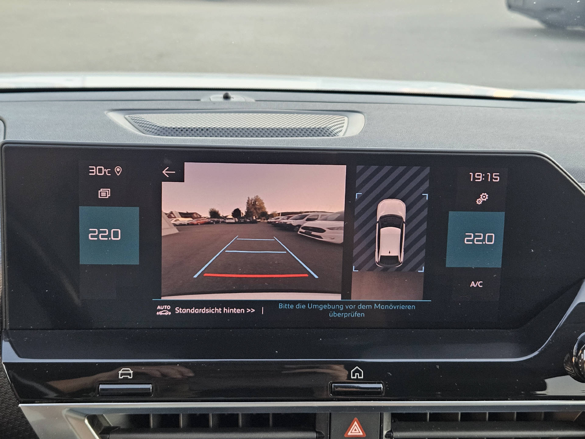 CITROEN C4 1.2 PureTech Shine * Absolute Top Ausstattung *-image-8