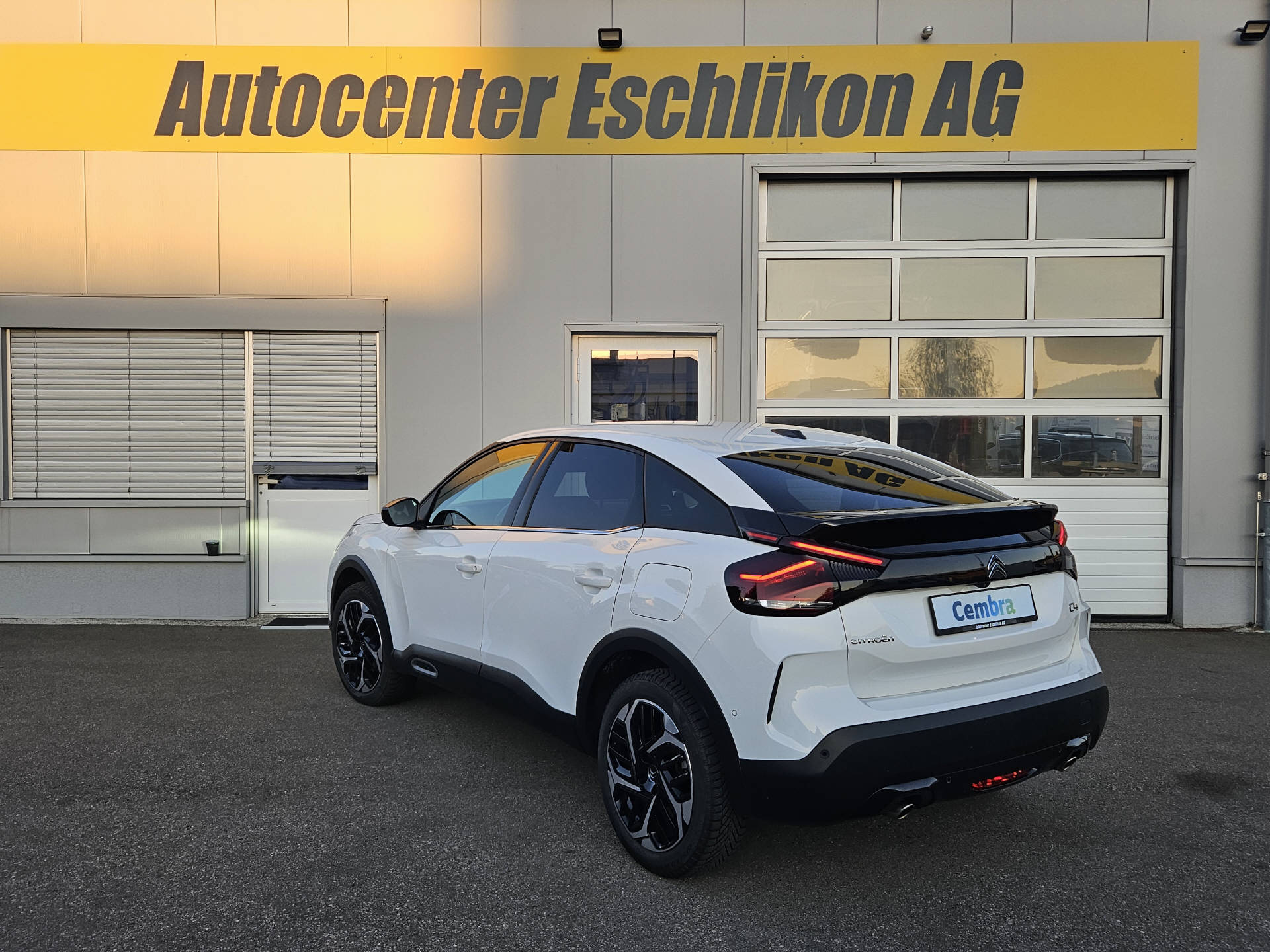 CITROEN C4 1.2 PureTech Shine * Absolute Top Ausstattung *-image-6