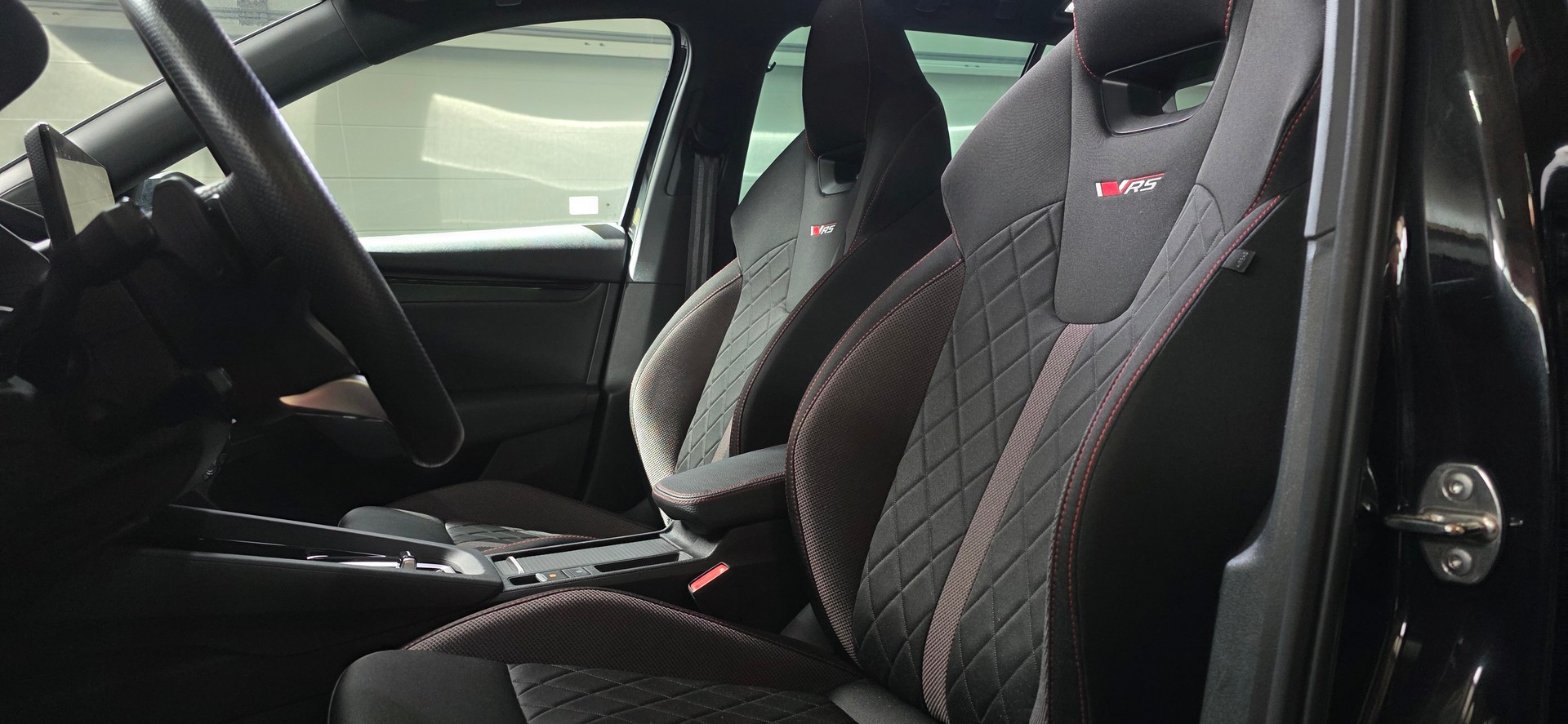 SKODA Octavia Combi 2.0 TSI DSG RS-image-9
