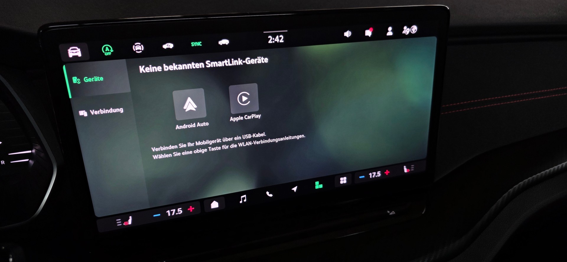 SKODA Octavia Combi 2.0 TSI DSG RS-image-24