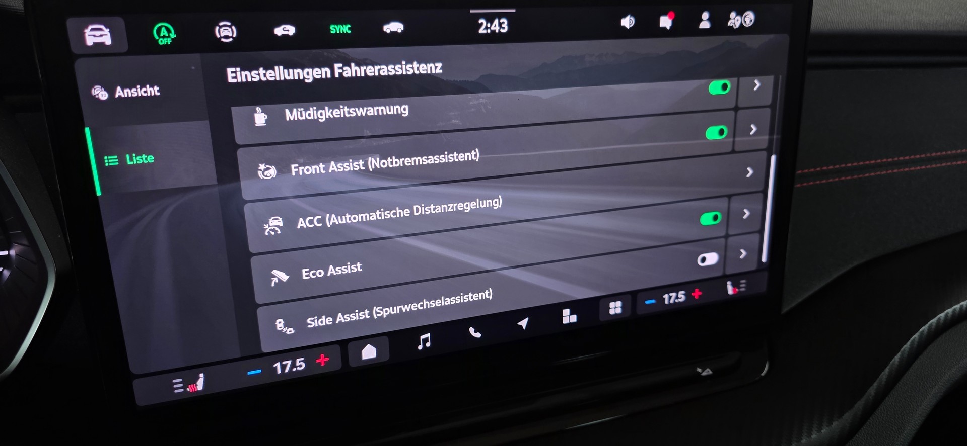 SKODA Octavia Combi 2.0 TSI DSG RS-image-21