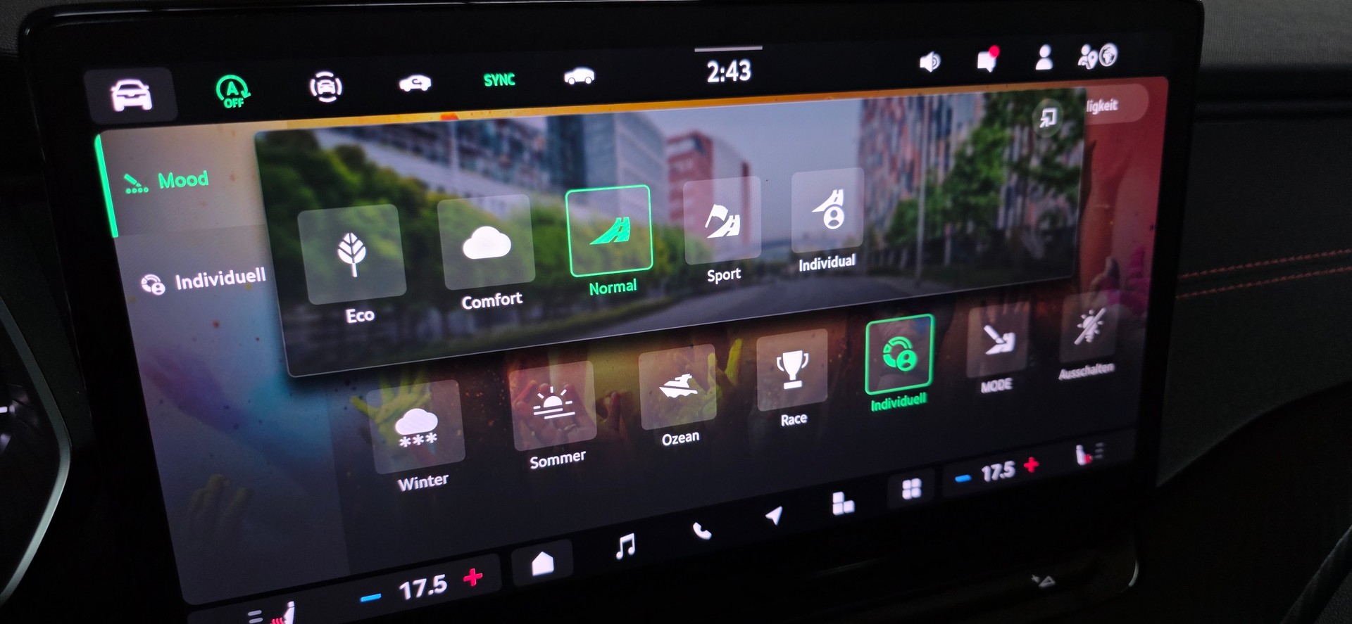 SKODA Octavia Combi 2.0 TSI DSG RS-image-19