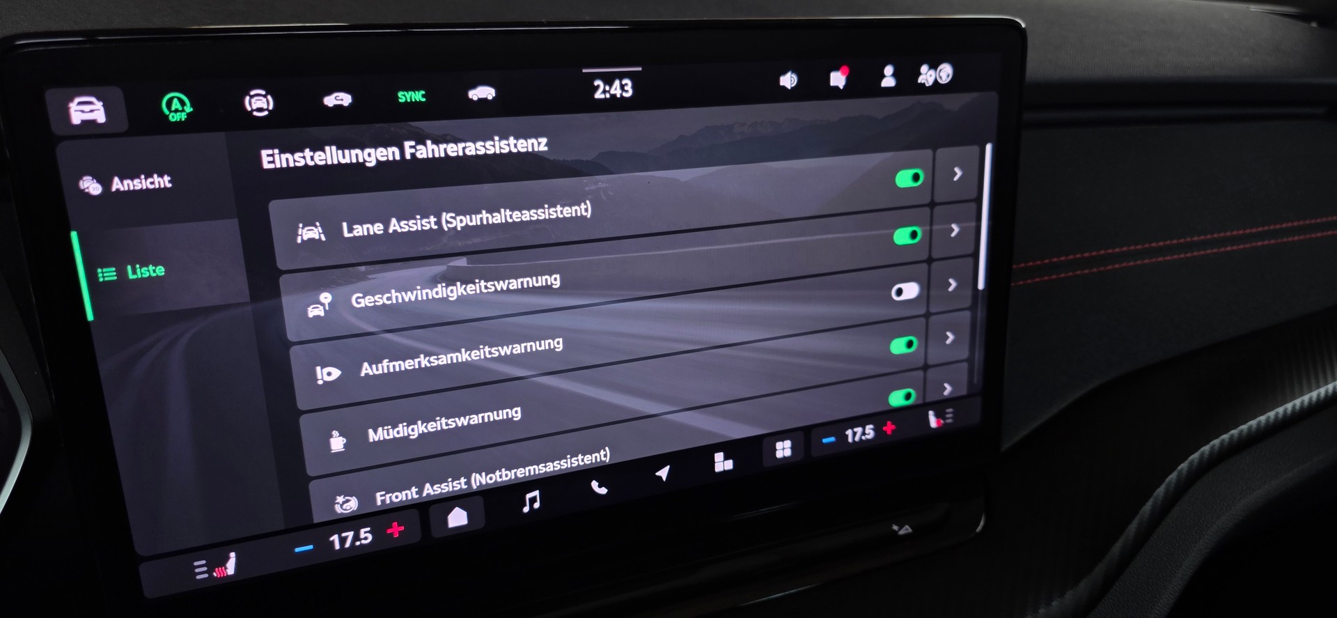 SKODA Octavia Combi 2.0 TSI DSG RS-image-22