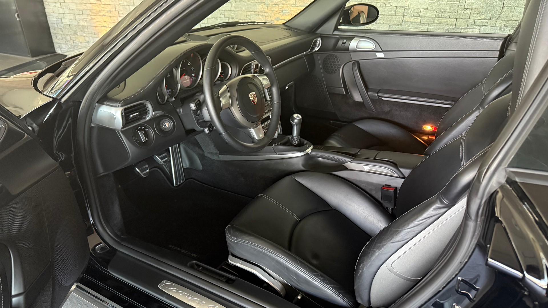 PORSCHE 911 Carrera 4S (997.1) Coupe-image-18