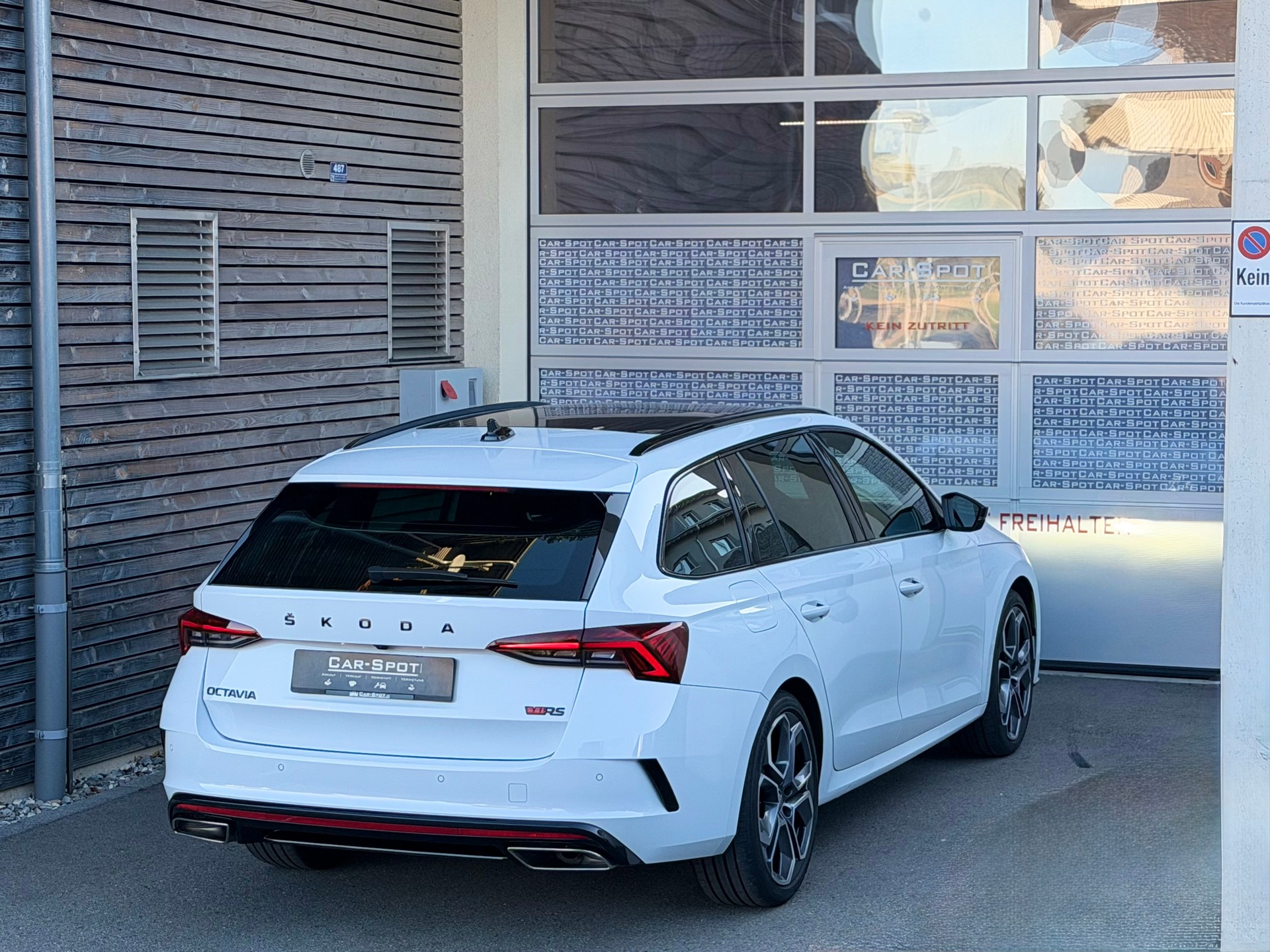 SKODA Octavia Combi 2.0 TSI DSG RS-showroom-element-3