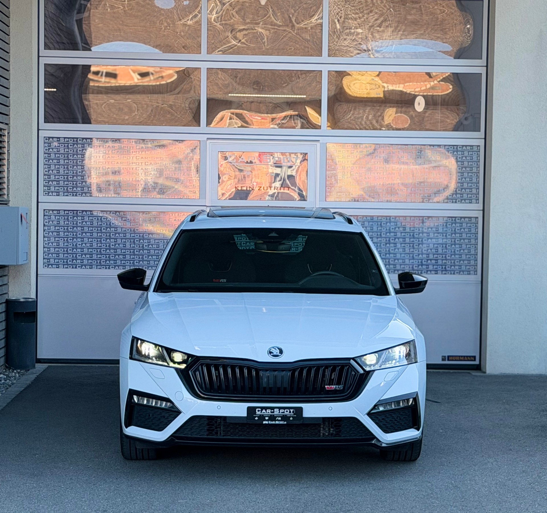 SKODA Octavia Combi 2.0 TSI DSG RS-showroom-element-1