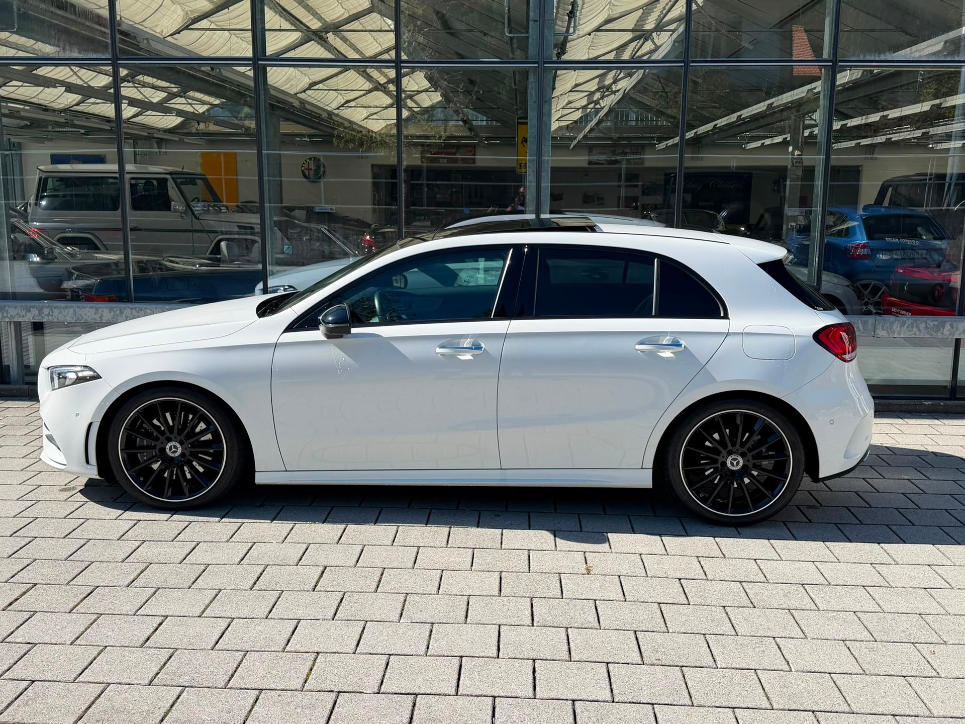 MERCEDES-BENZ A 250 4Matic AMG Line 4Matic 7G-DCT-showroom-element-2
