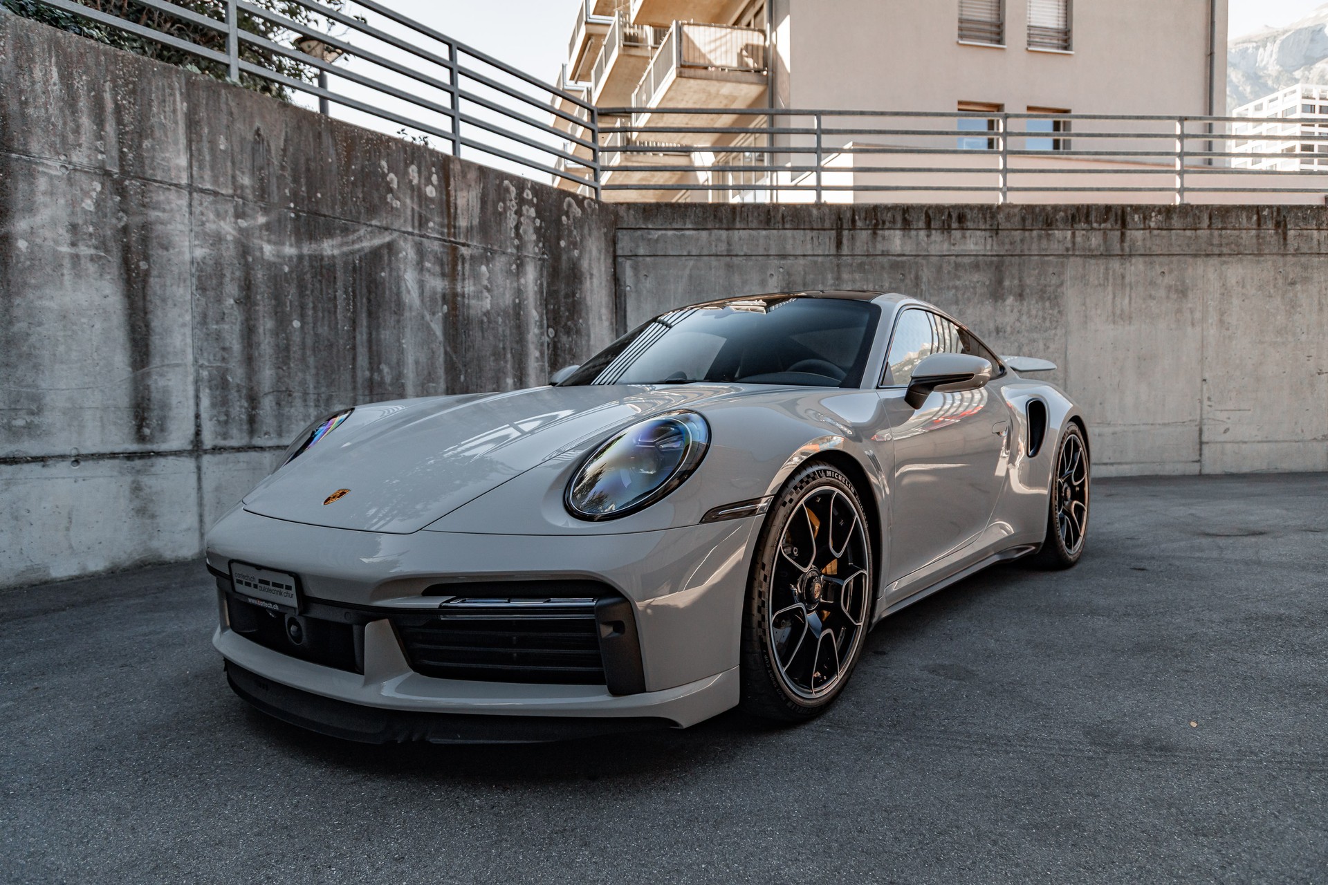 PORSCHE 911 Turbo S PDK-showroom-element-3