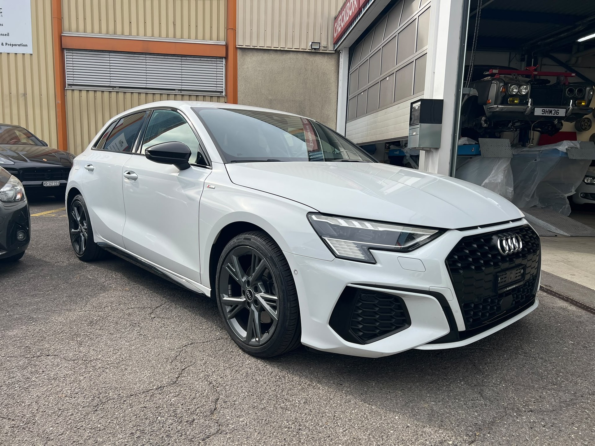 AUDI AUDI A3 Sportback 35 TFSI S line Attraction S-tronic-showroom-element-2