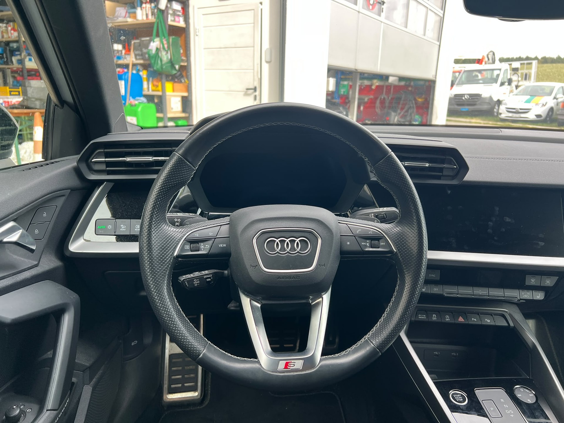 AUDI AUDI A3 Sportback 35 TFSI S line Attraction S-tronic-image-4