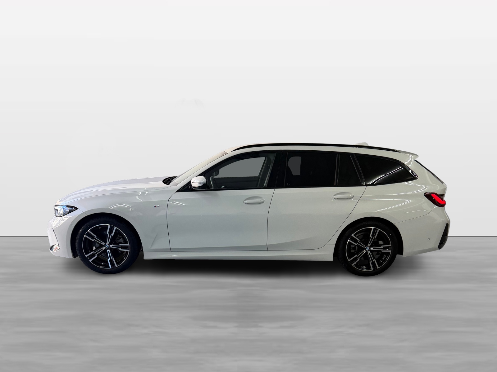 BMW 320d xDrive 48V Touring Steptronic M Sport-showroom-element-2