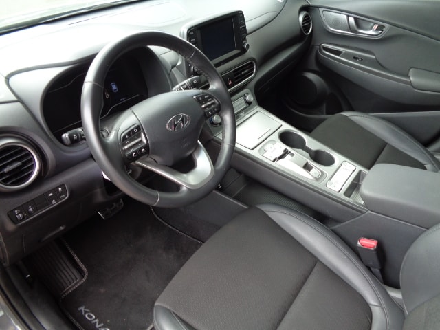 HYUNDAI Kona Electric Amplia-showroom-element-2