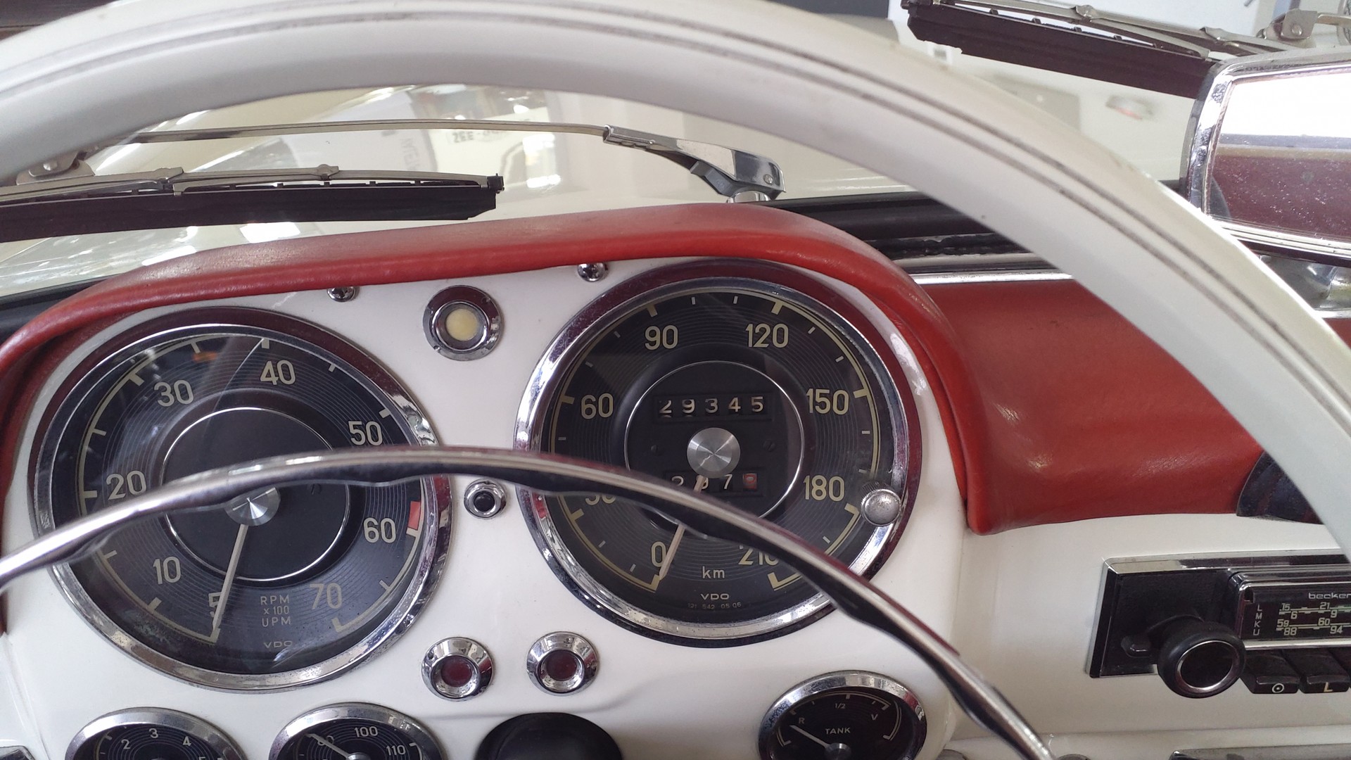 MERCEDES-BENZ SL-image-11