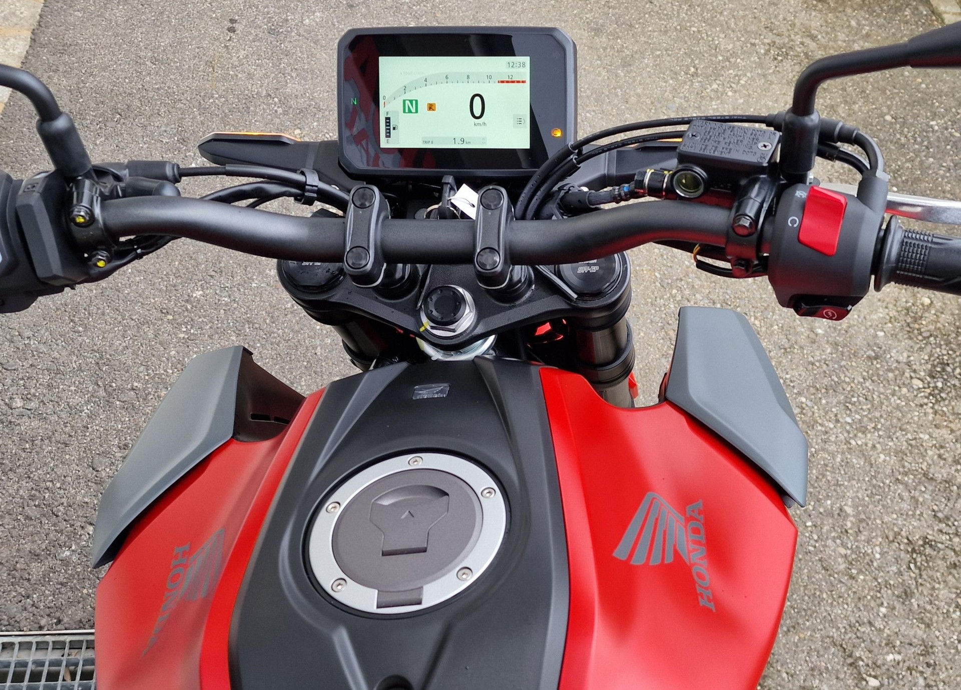 HONDA CB 125 R - 2026-image-2