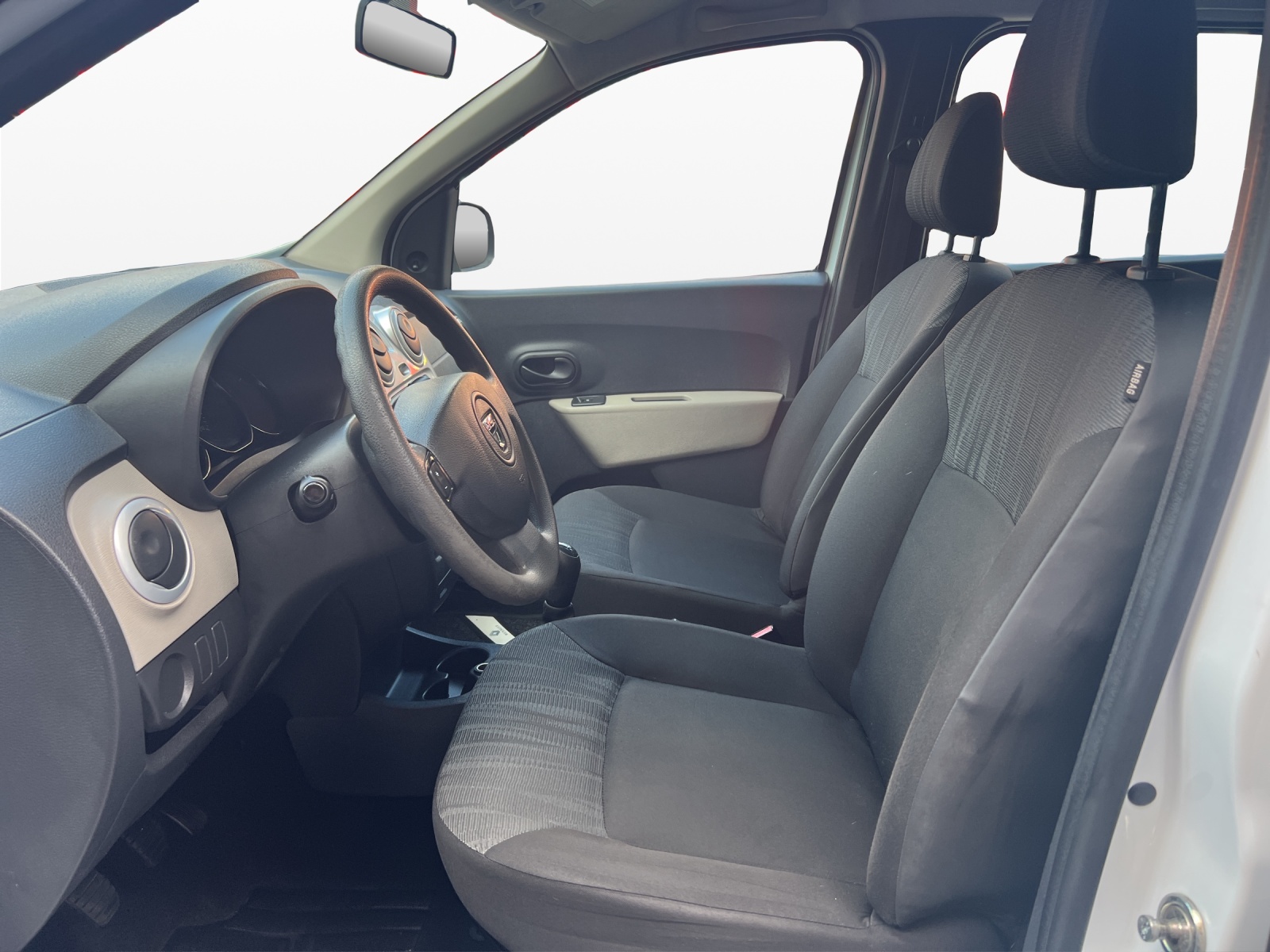 DACIA Lodgy 1.5 dCi Ambiance-image-8