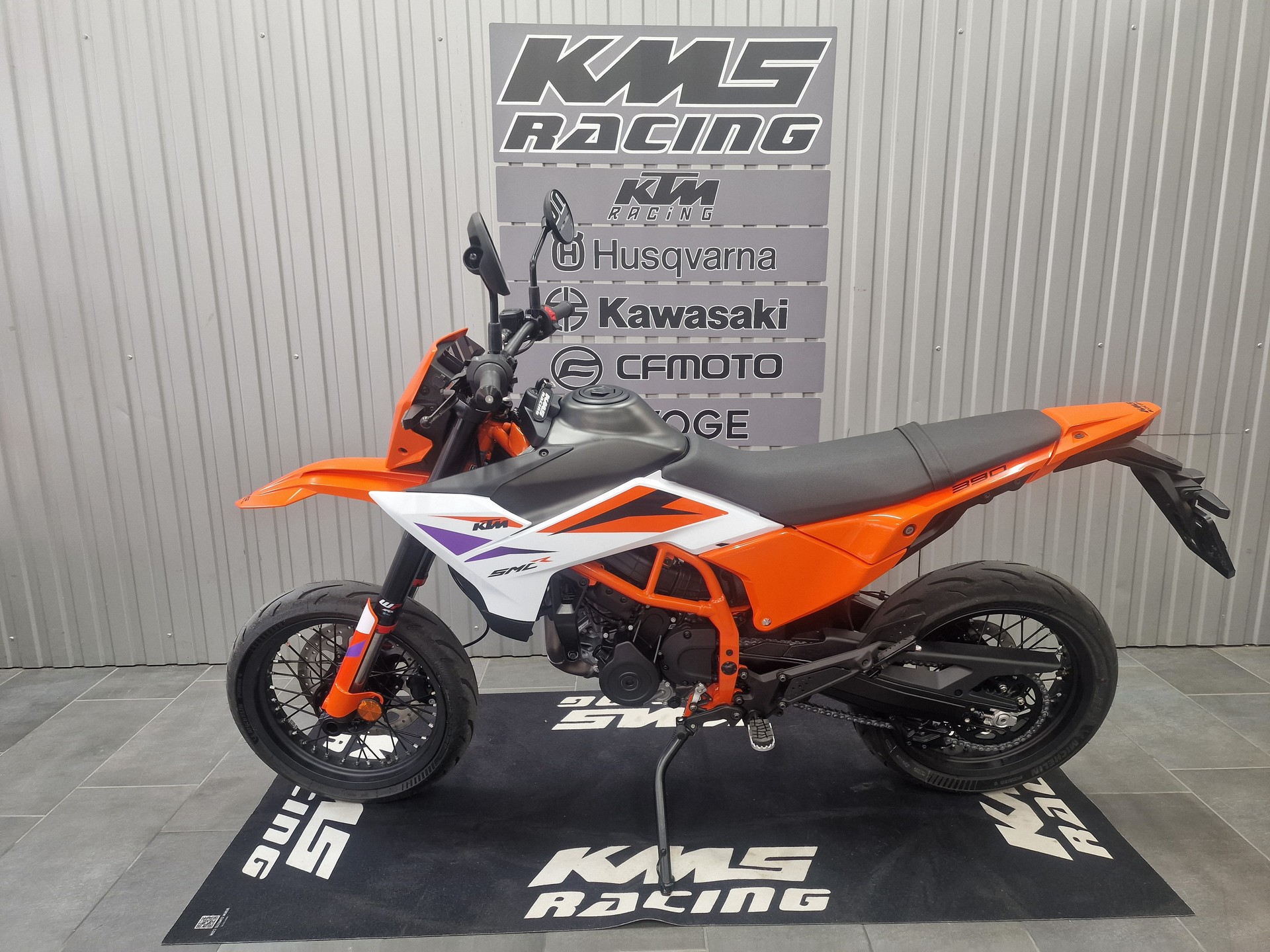 KTM 390 SMC R-image-3