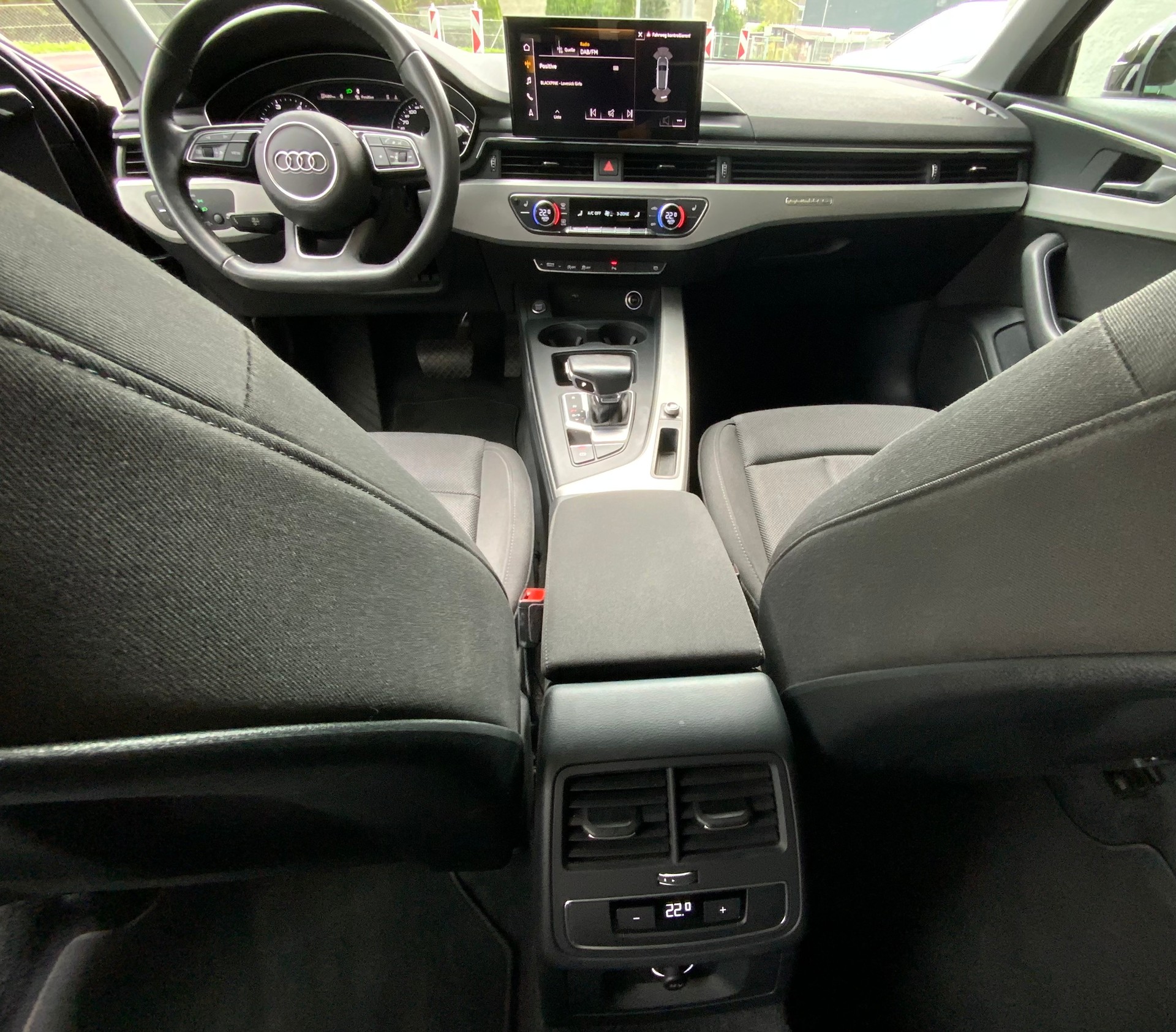 AUDI A4 Avant 40 TDI advanced Attraction quattro S-tronic-image-12