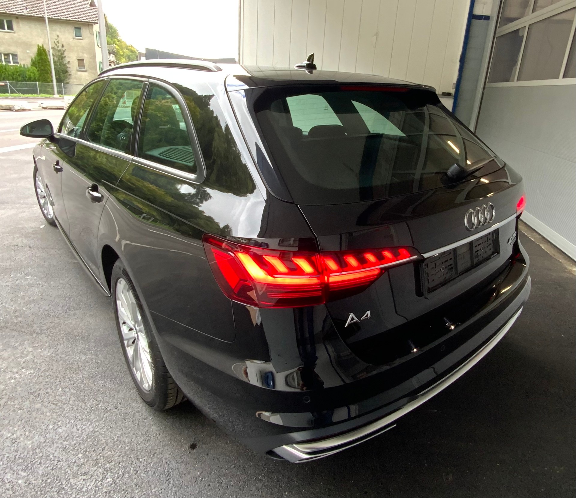 AUDI A4 Avant 40 TDI advanced Attraction quattro S-tronic-image-3